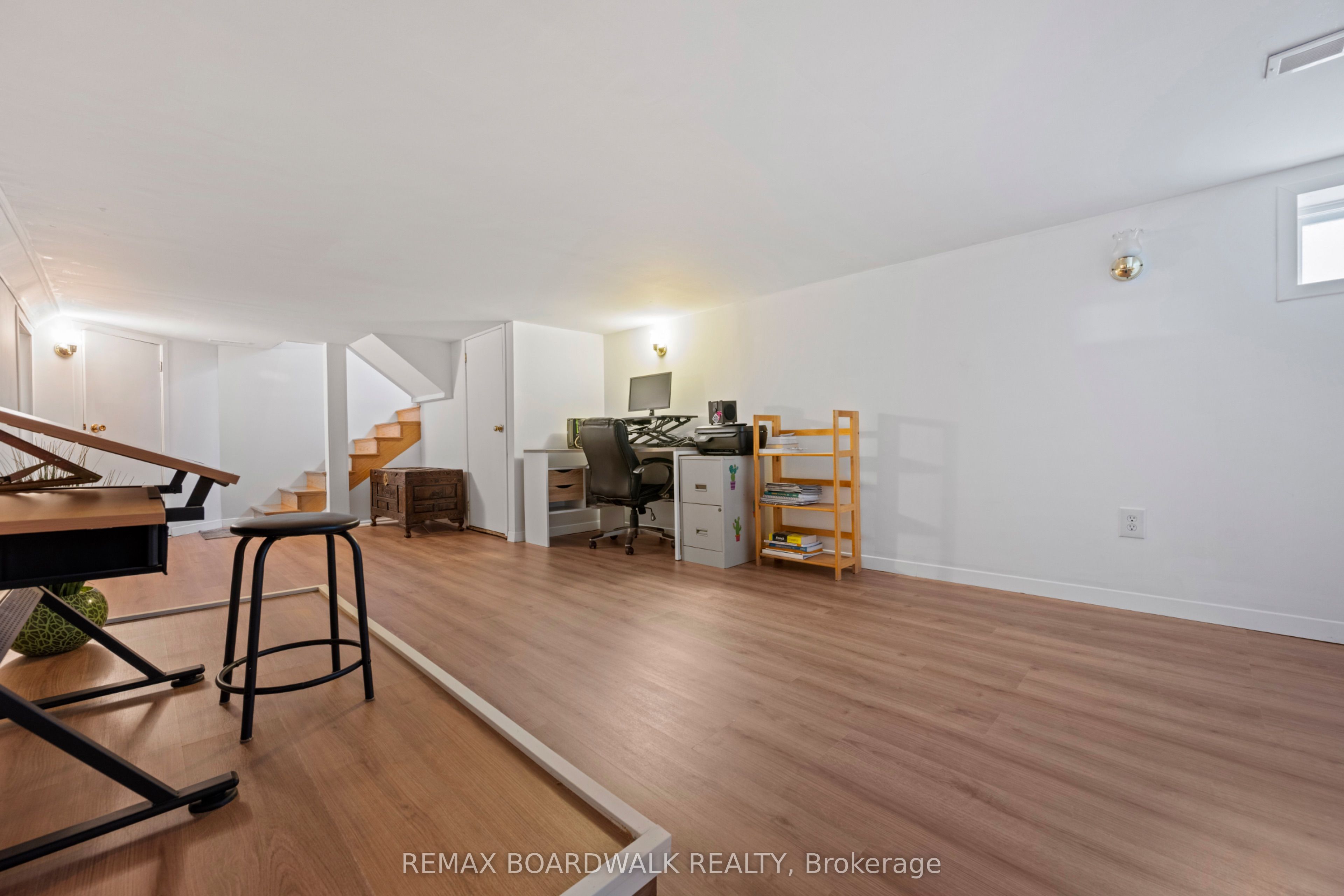434 Dibble Street E Property Photo 48