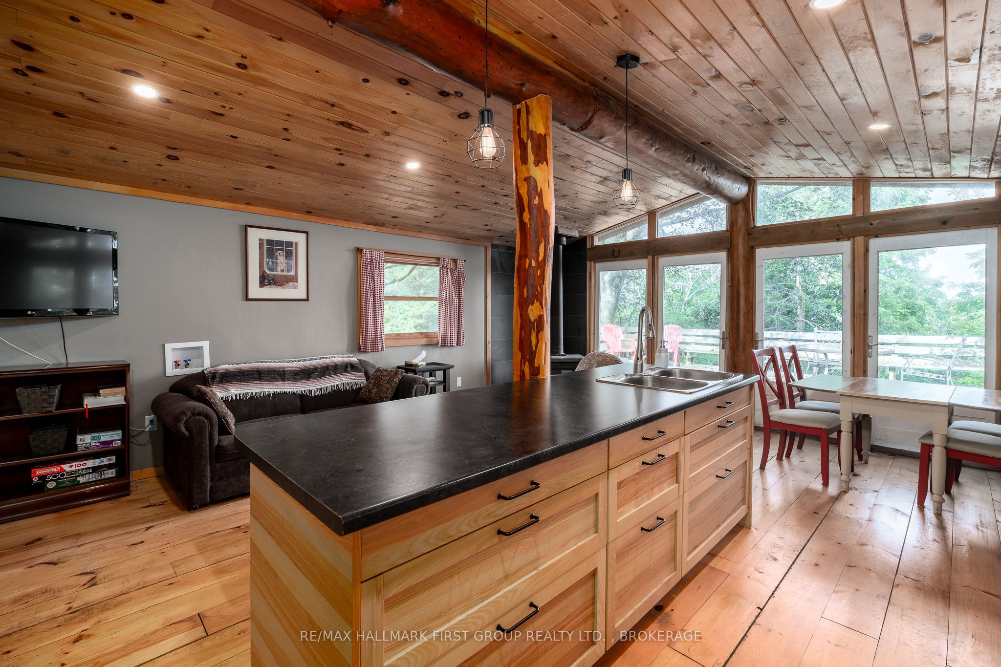 19 Pc Lane Property Photo 9