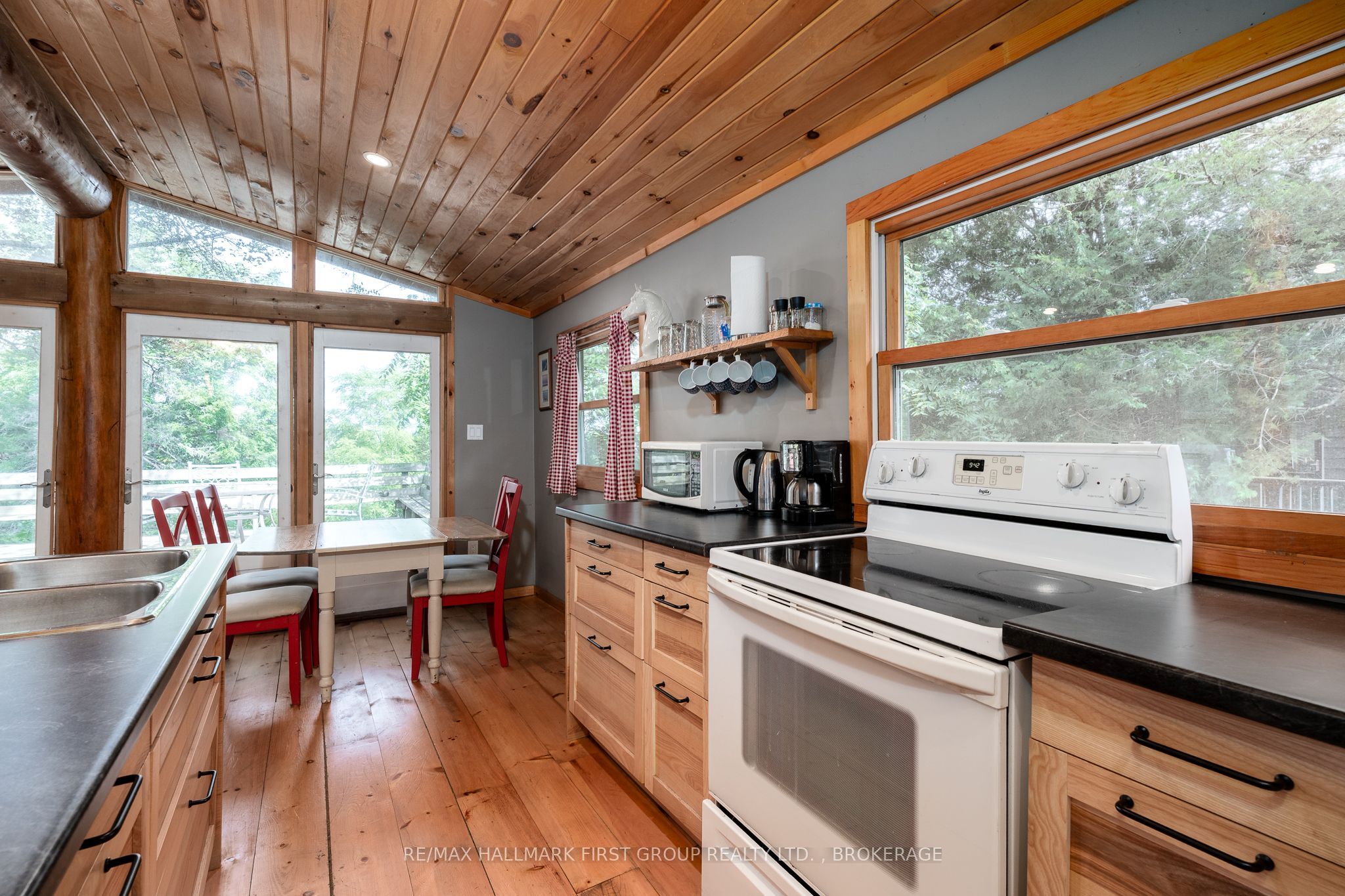 19 Pc Lane Property Photo 10