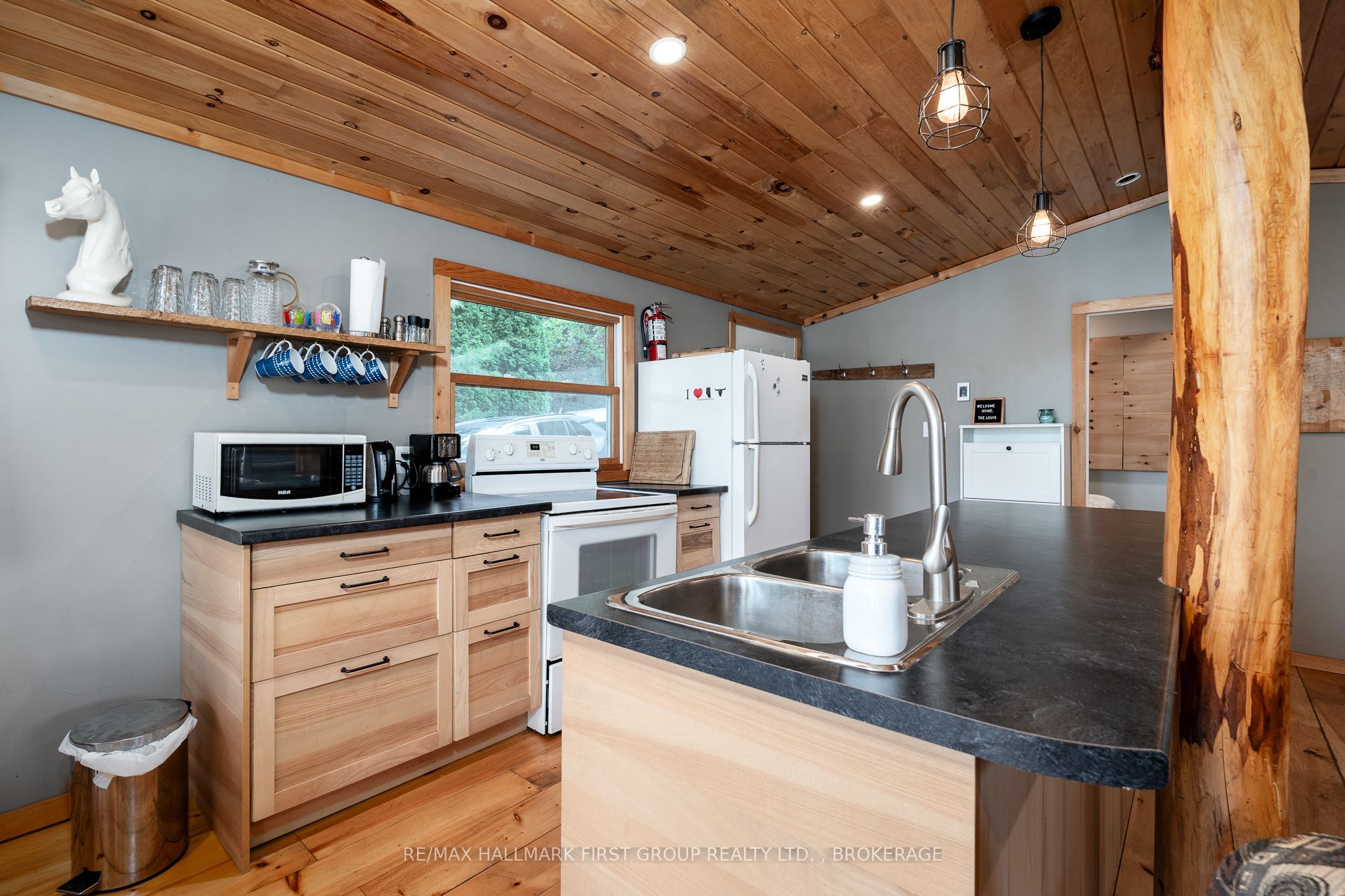 19 Pc Lane Property Photo 11