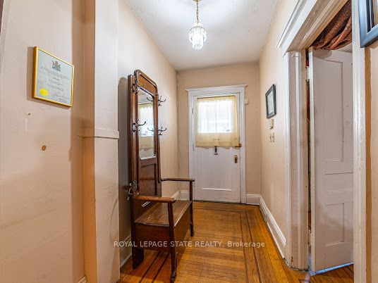 35 Sherman Avenue N Property Photo 10