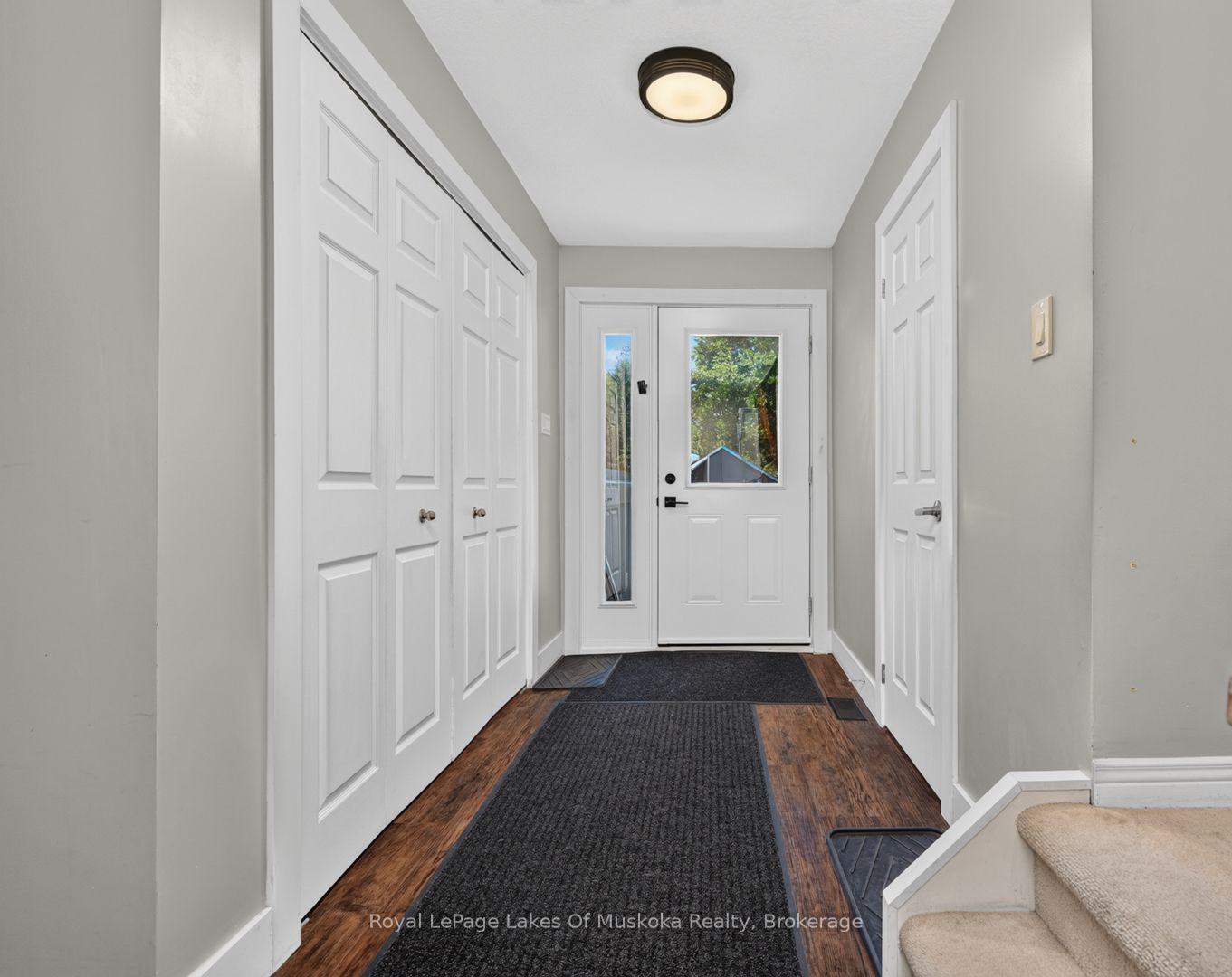 570 John Street S Property Photo 3