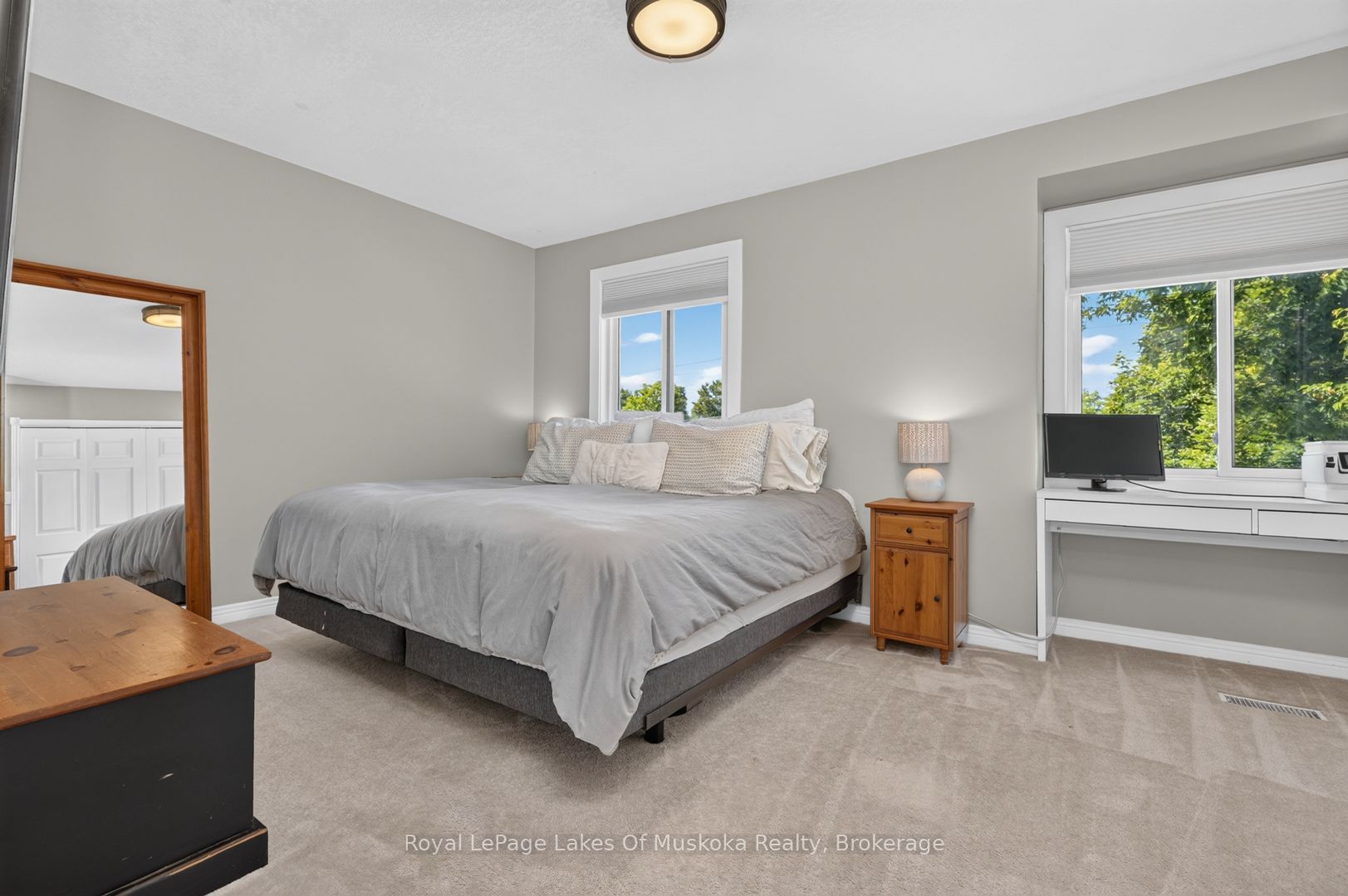 570 John Street S Property Photo 20