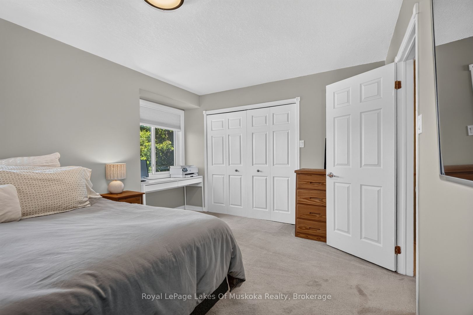 570 John Street S Property Photo 21