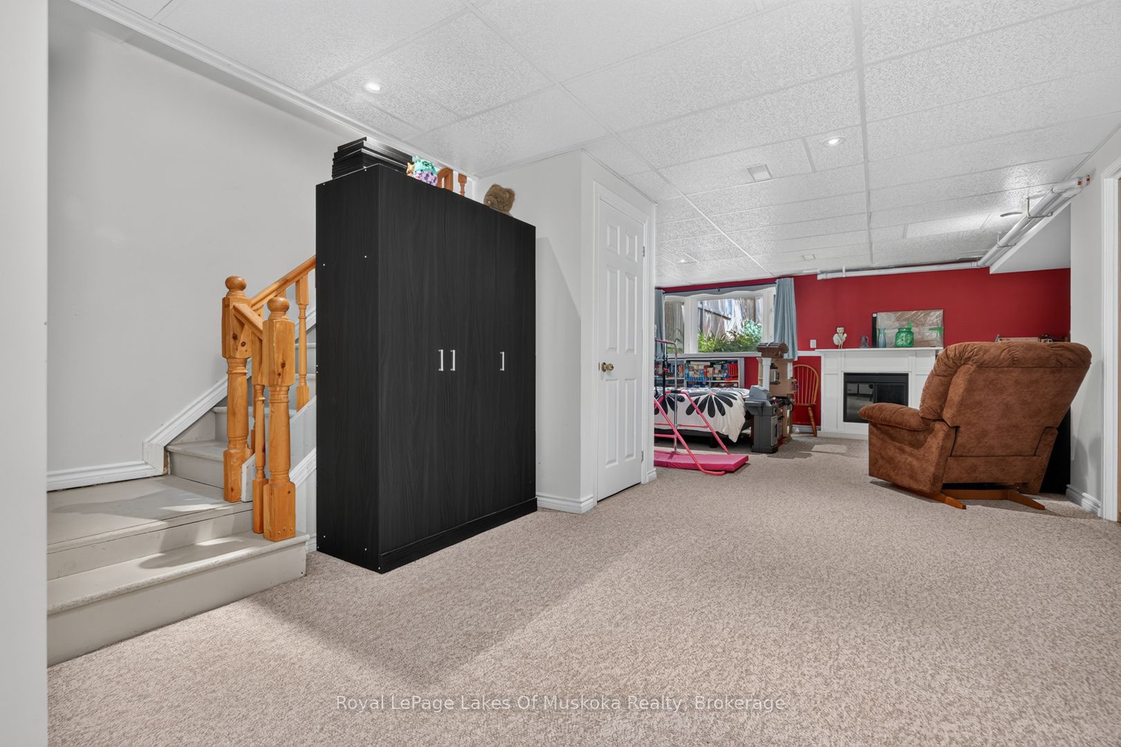 570 John Street S Property Photo 30