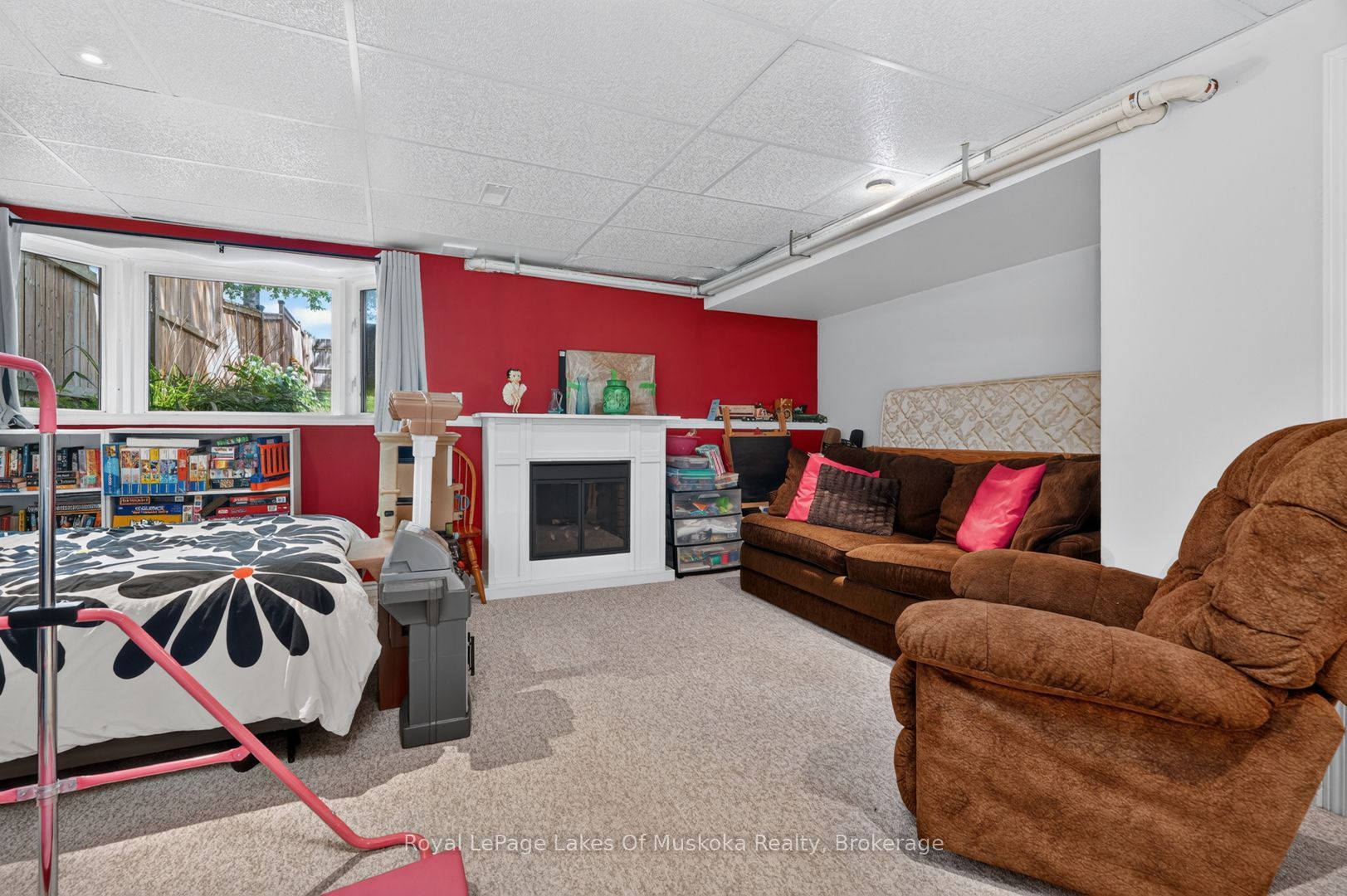 570 John Street S Property Photo 31