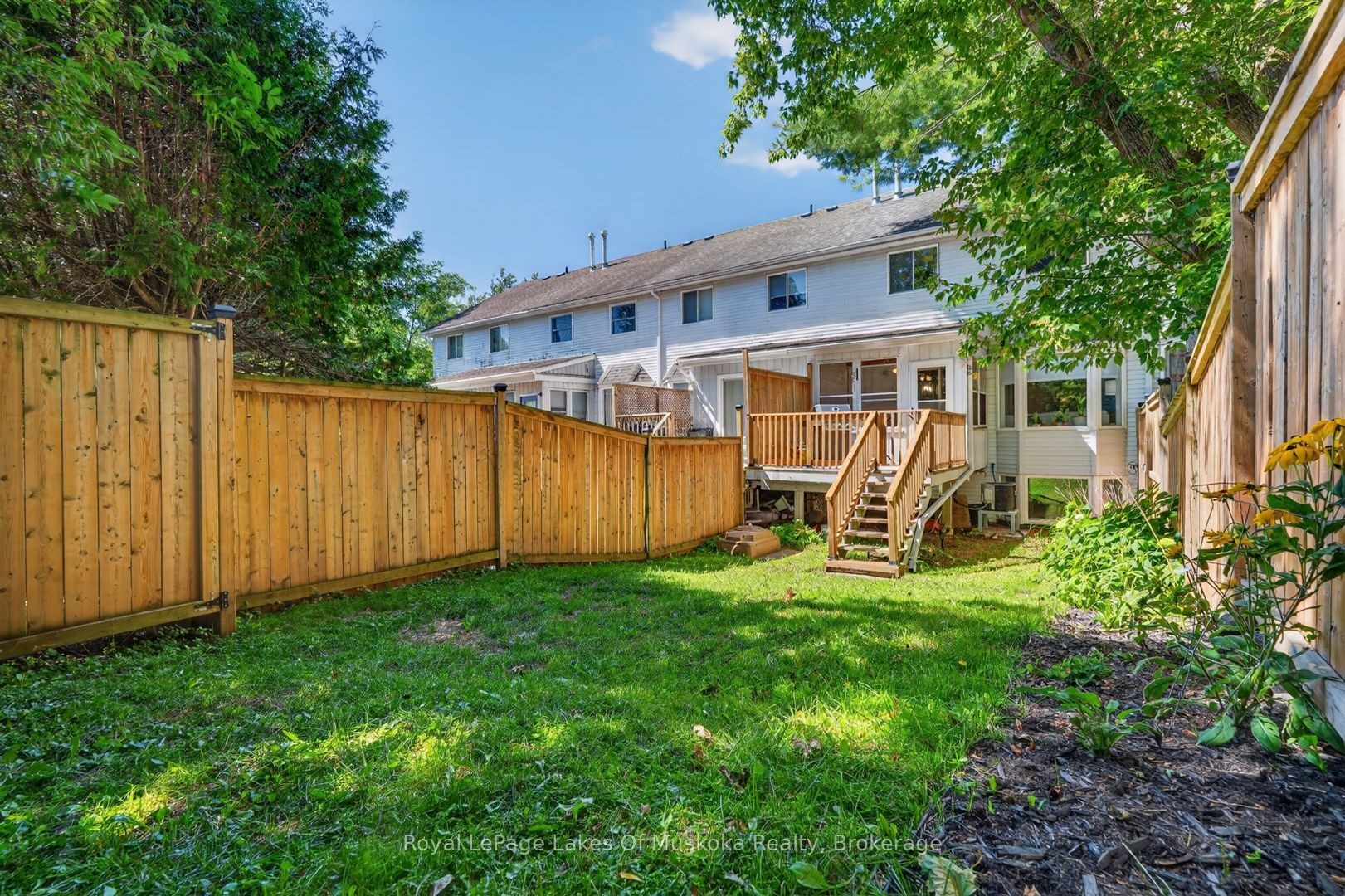 570 John Street S Property Photo 38