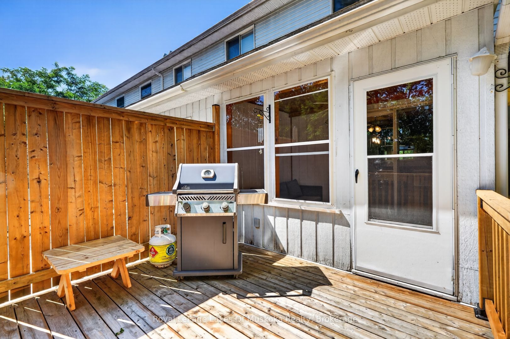 570 John Street S Property Photo 41