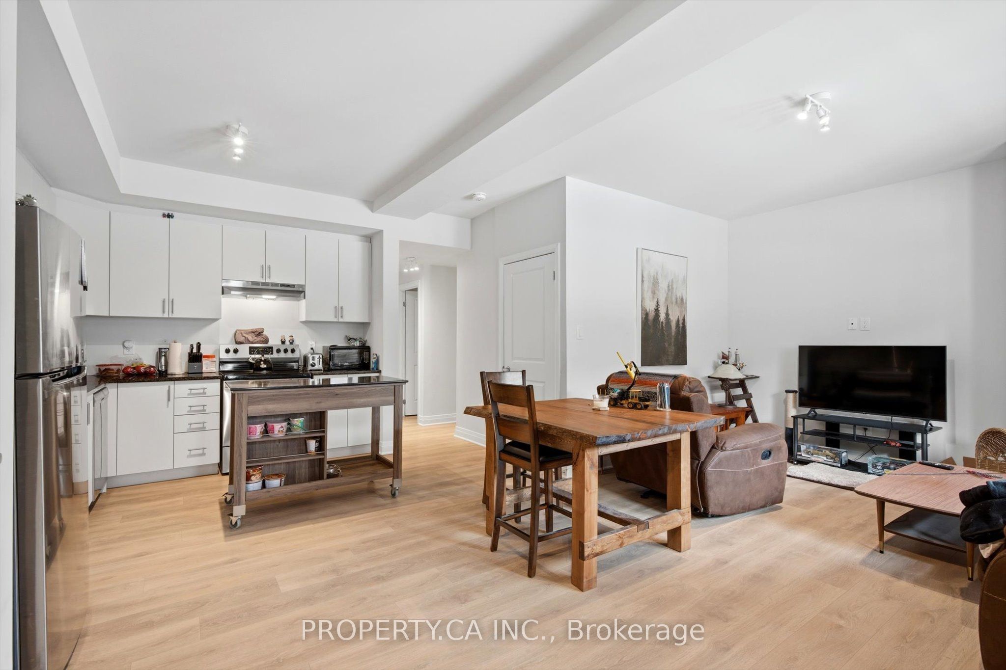 2 Willow Street 71 Property Photo 3
