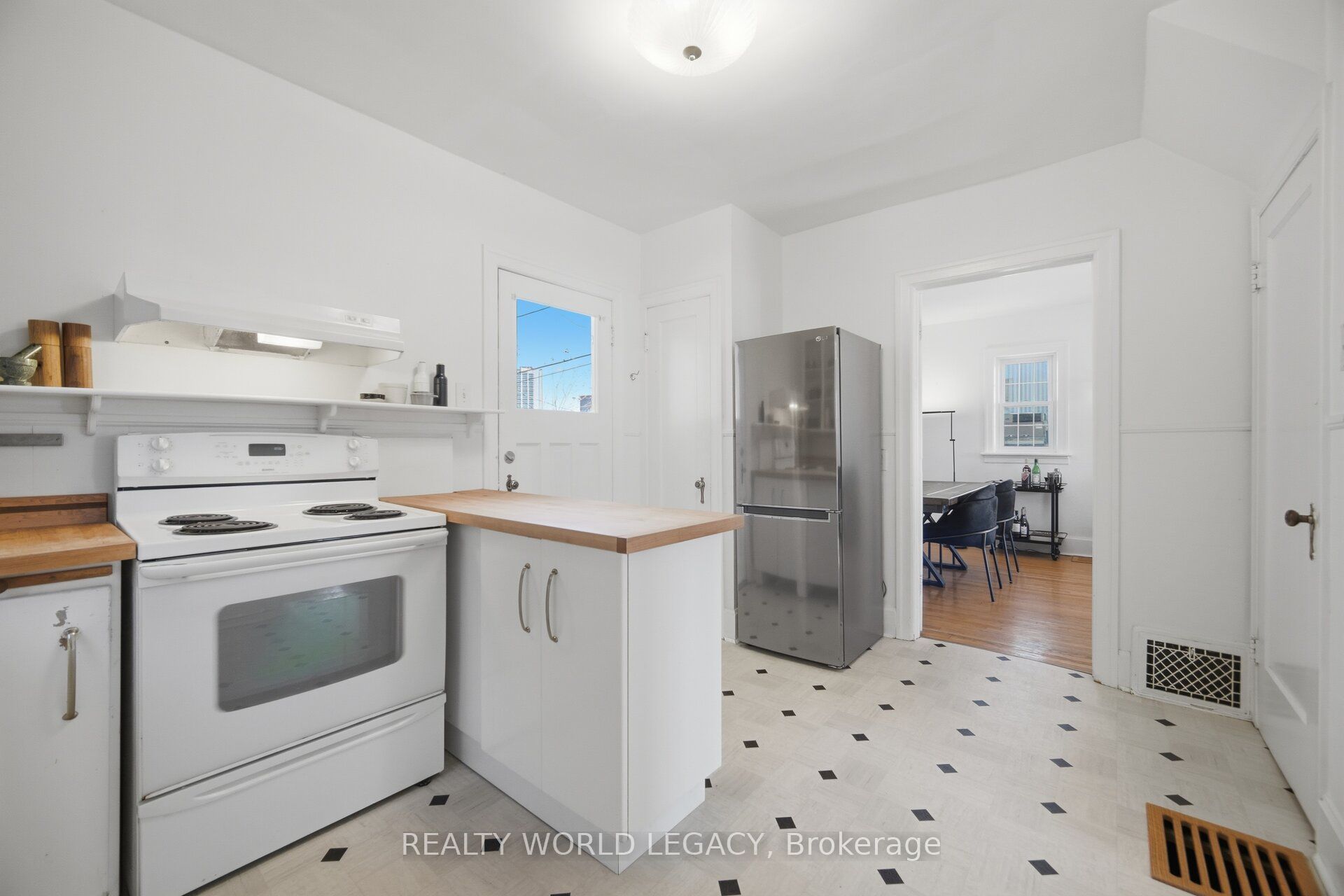 11 Rock Avenue Property Photo 12