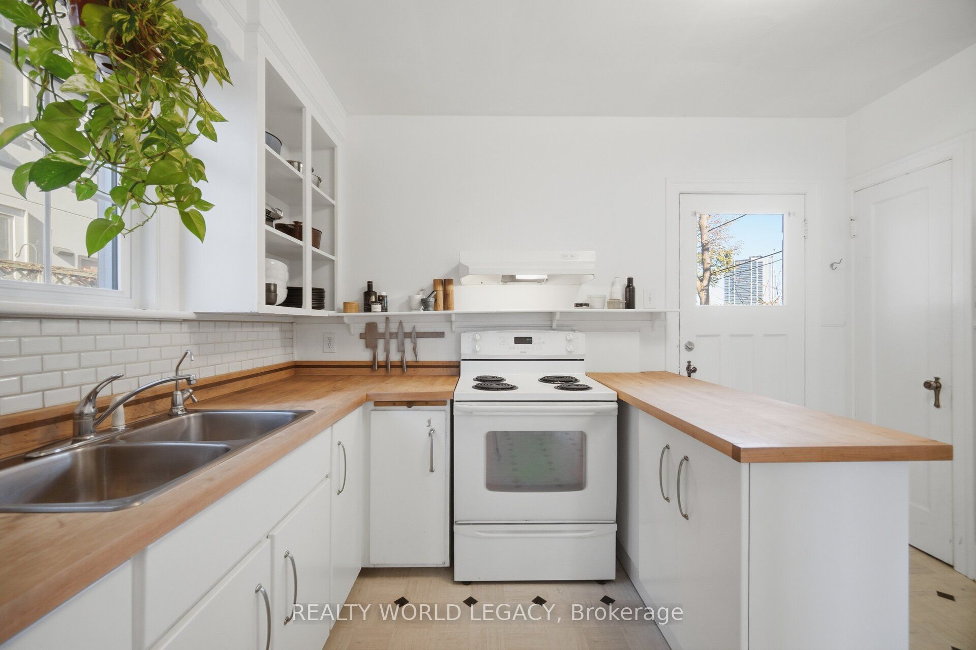 11 Rock Avenue Property Photo 13