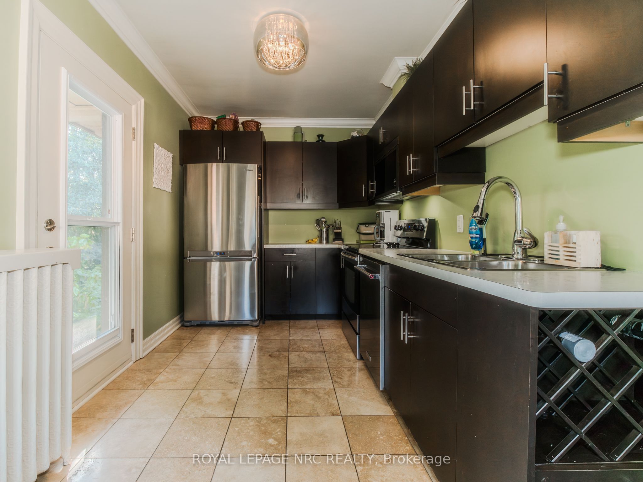 1 College Street Property Photo 11