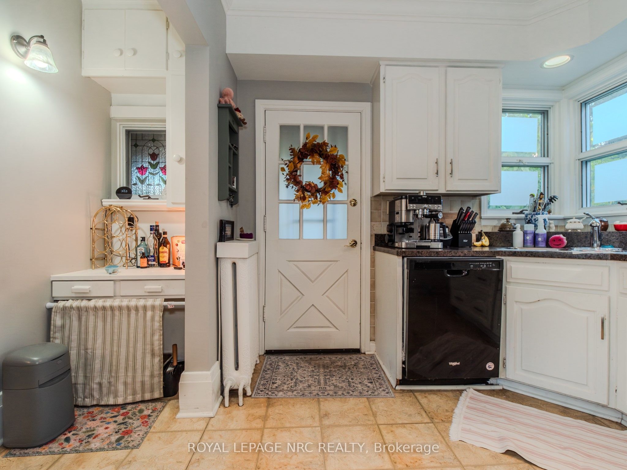 1 College Street Property Photo 30