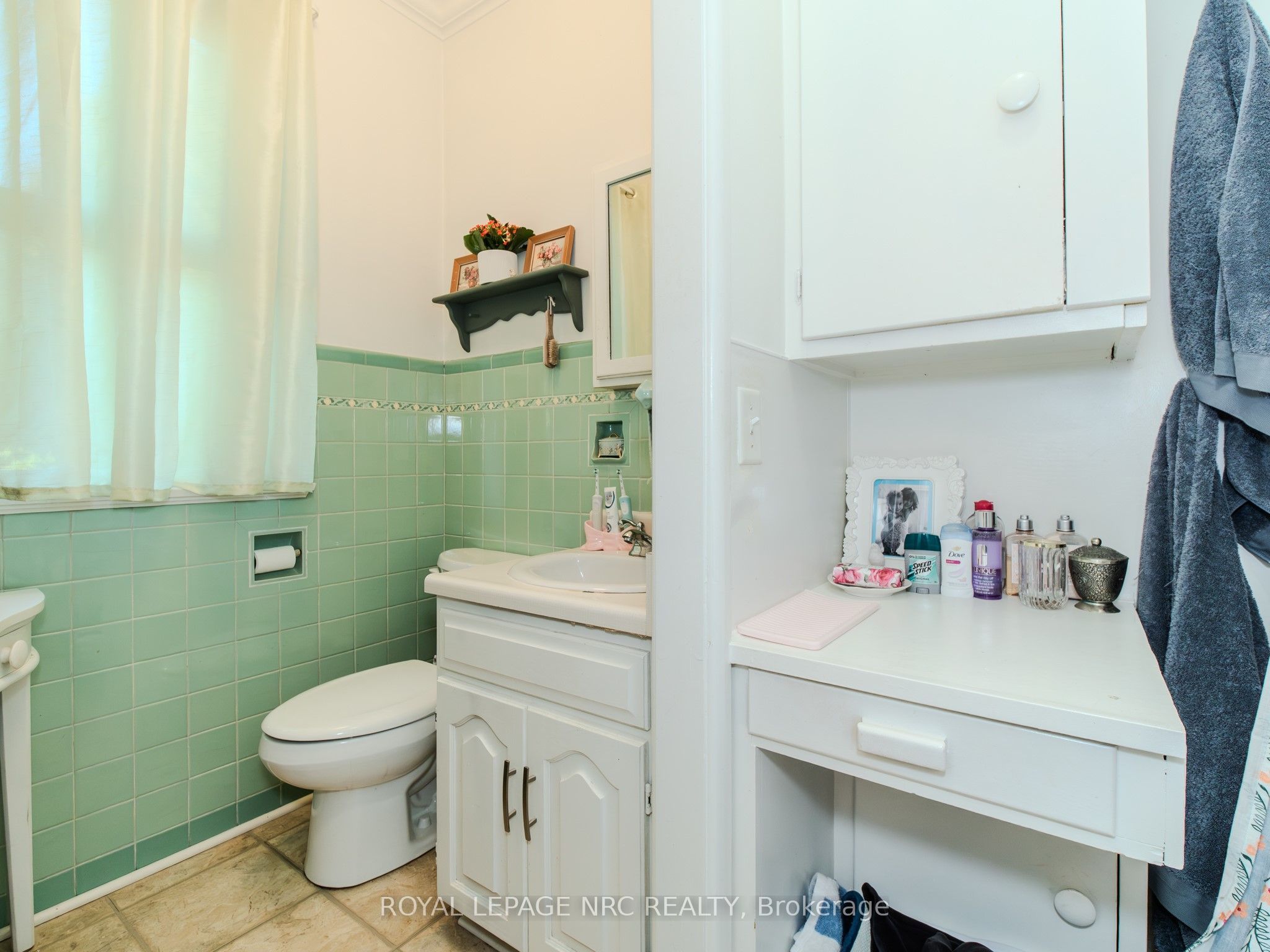 1 College Street Property Photo 33