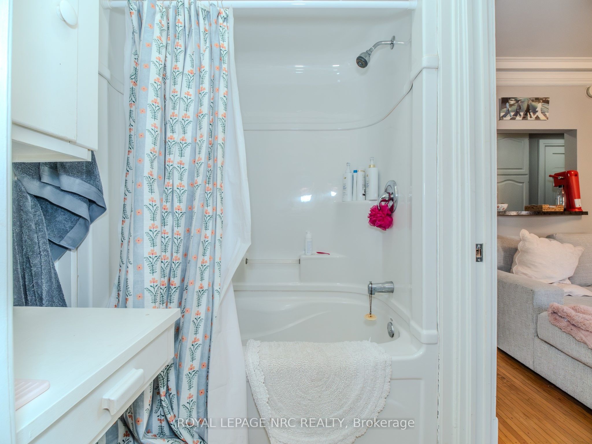 1 College Street Property Photo 34