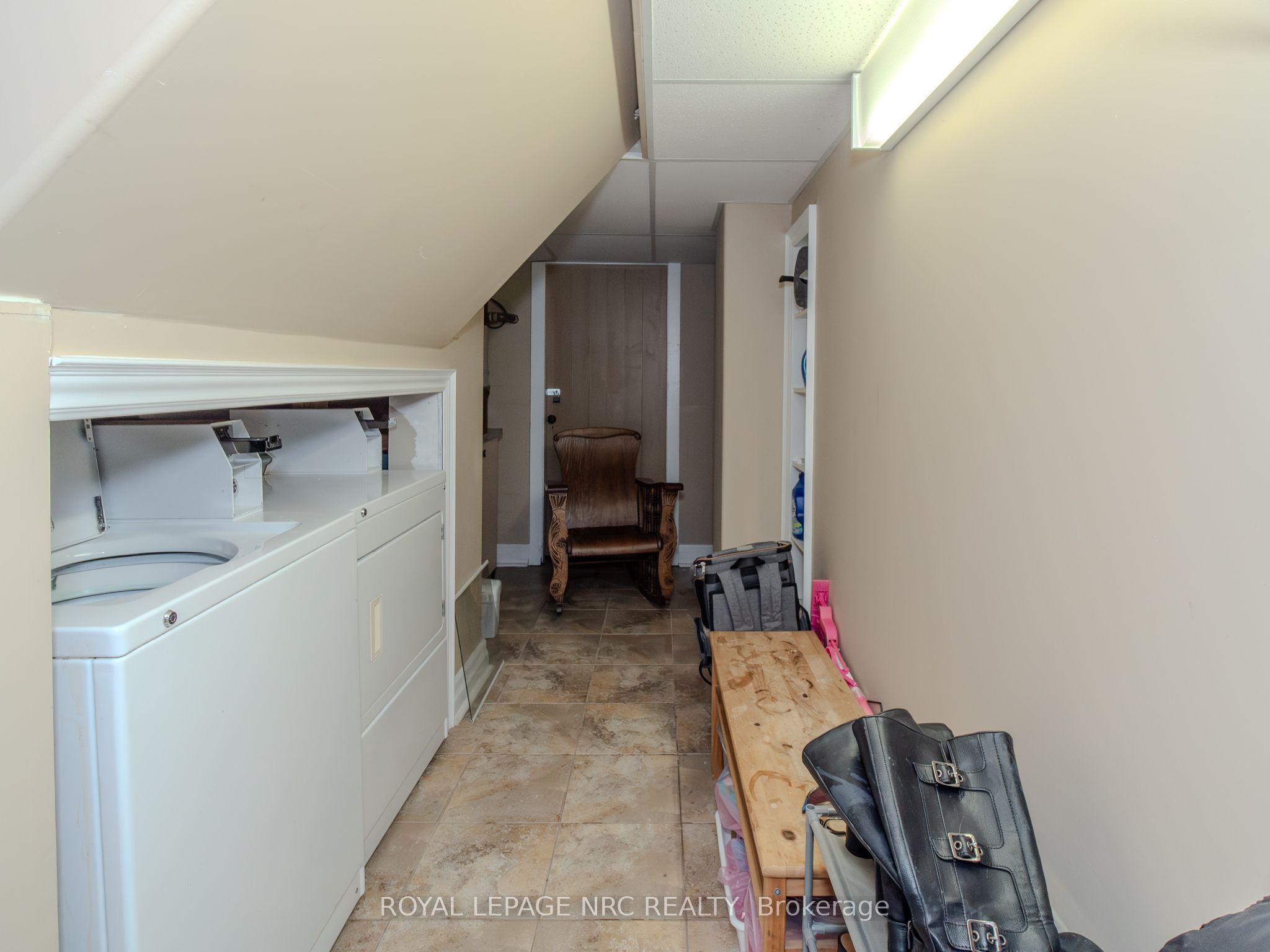 1 College Street Property Photo 40