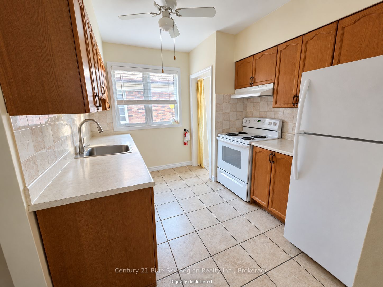 421 Worthington St E Property Photo 4