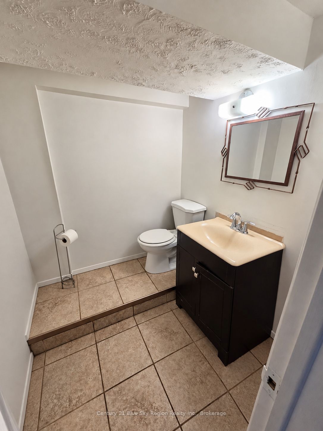 421 Worthington St E Property Photo 15