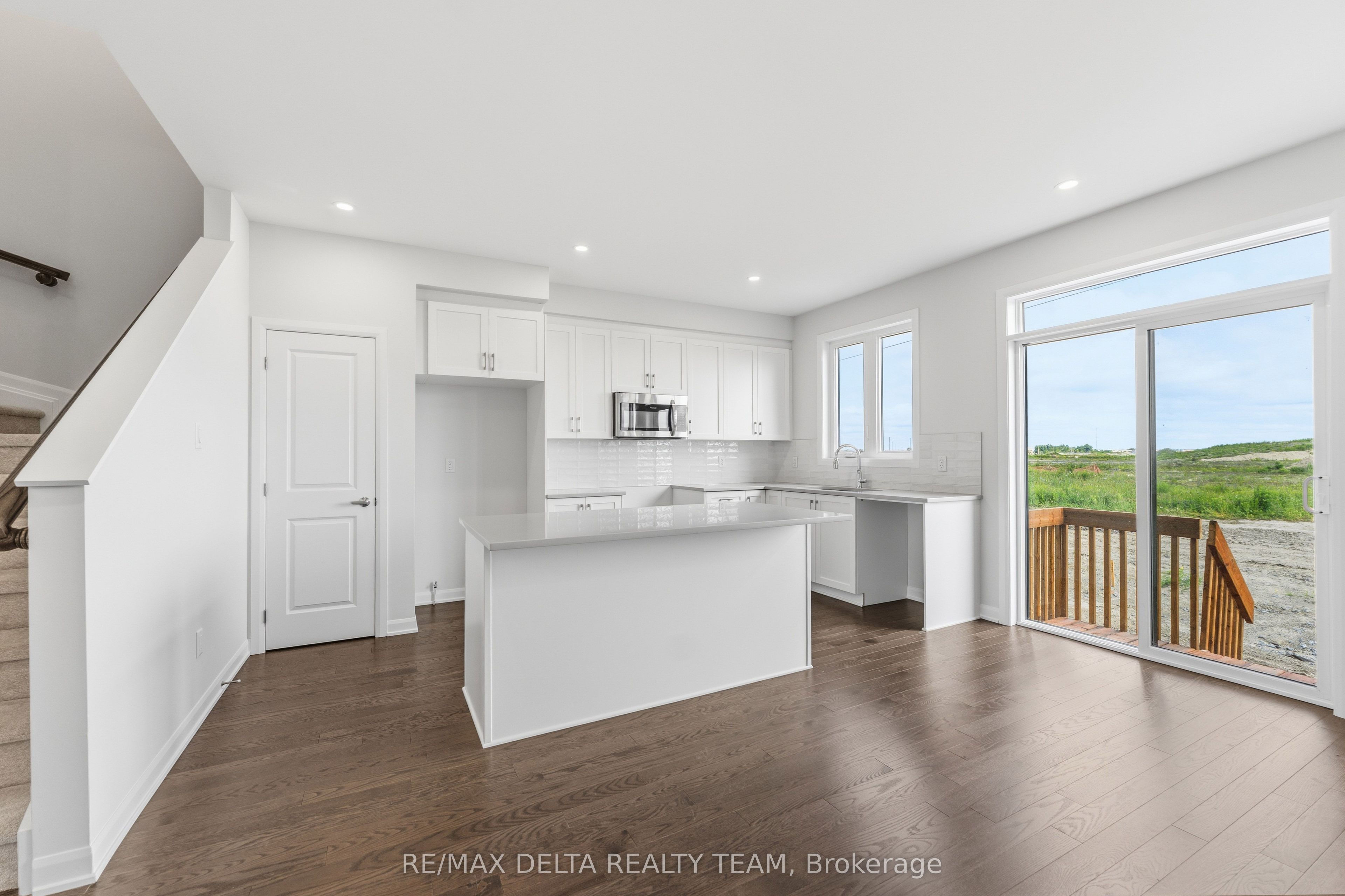 764 Fairline Row Property Photo 2