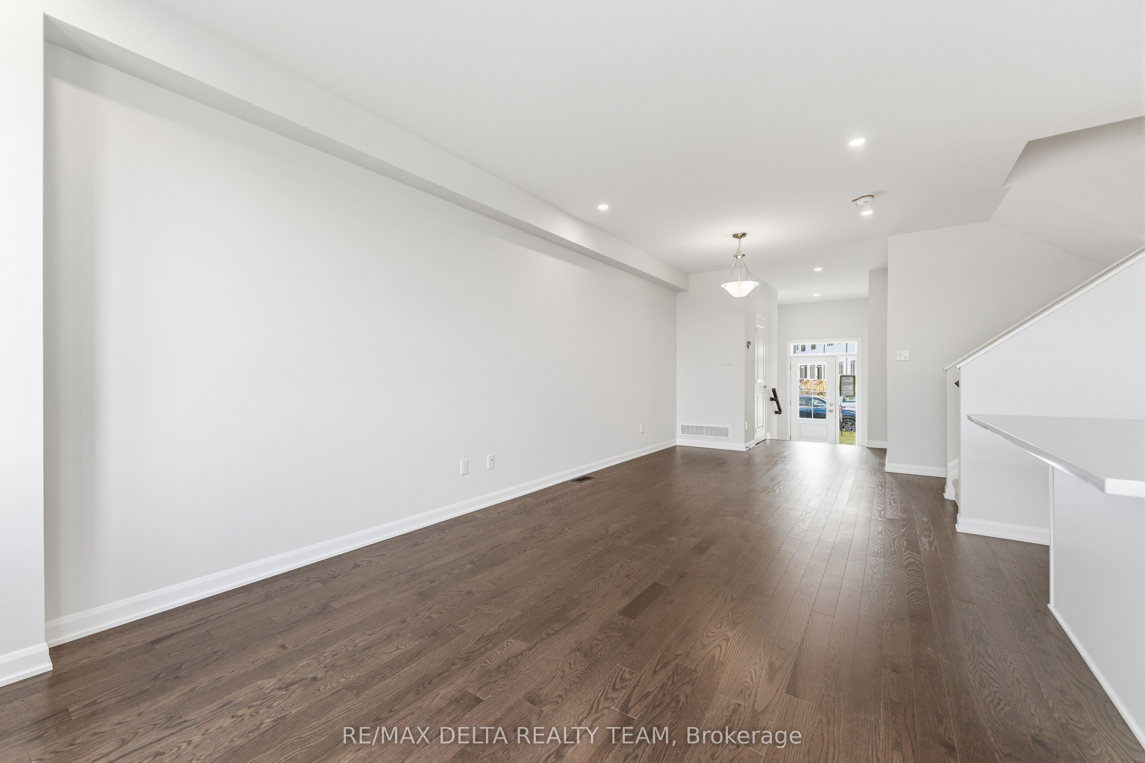764 Fairline Row Property Photo 3
