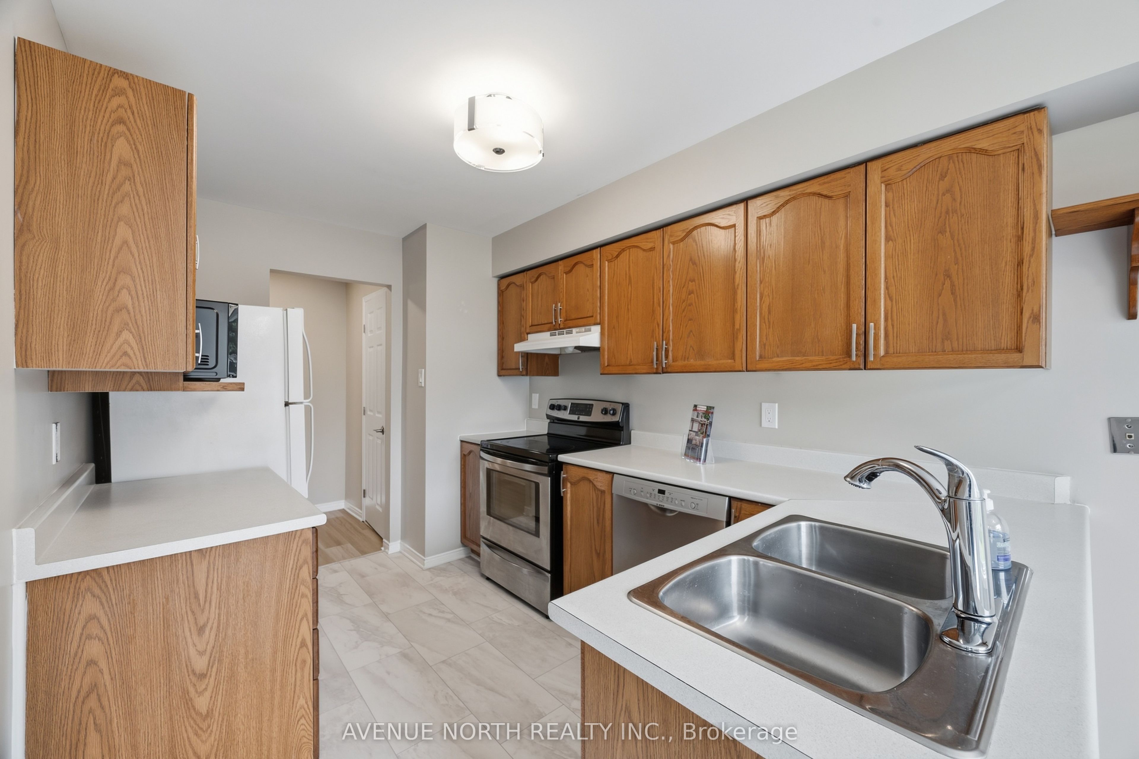 66 Woodgate Way Property Photo 5