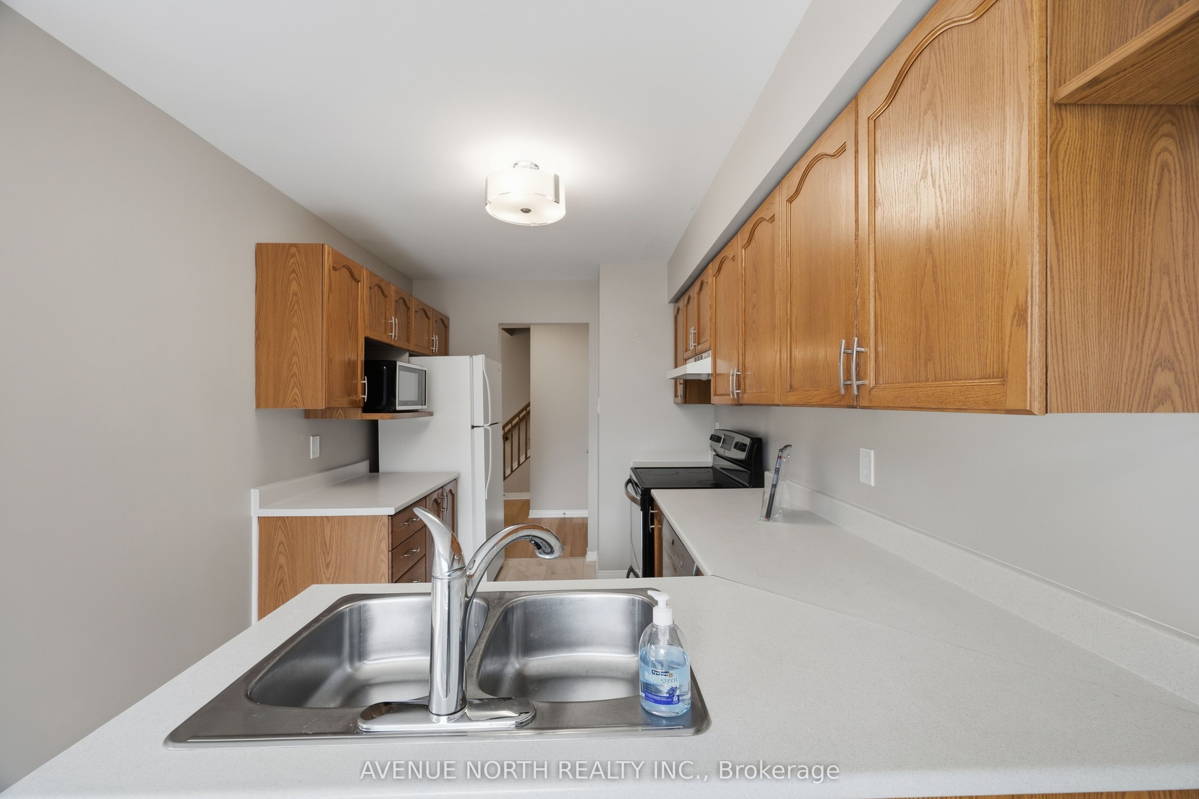 66 Woodgate Way Property Photo 8