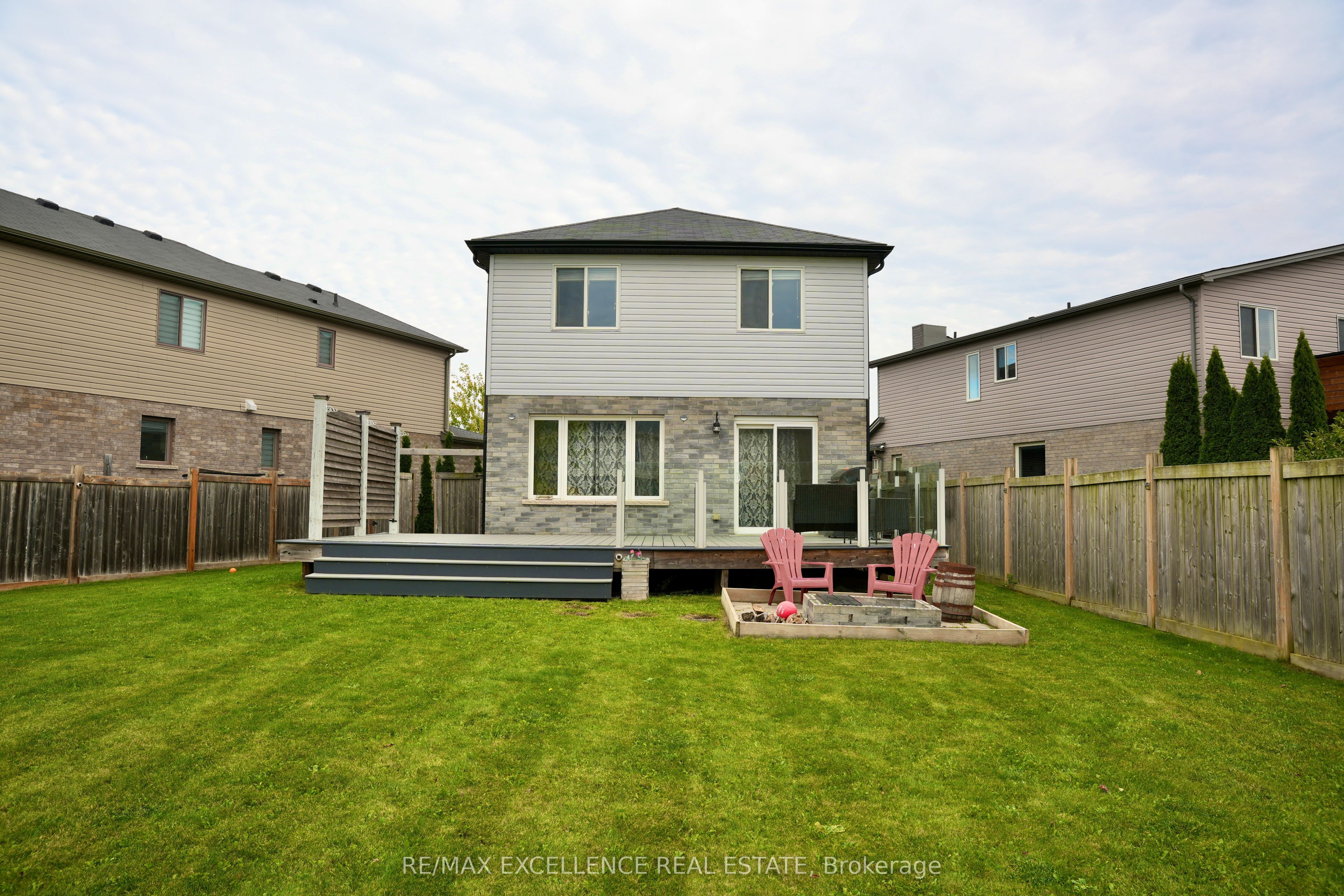 1954 Foxridge Crescent Property Photo 36