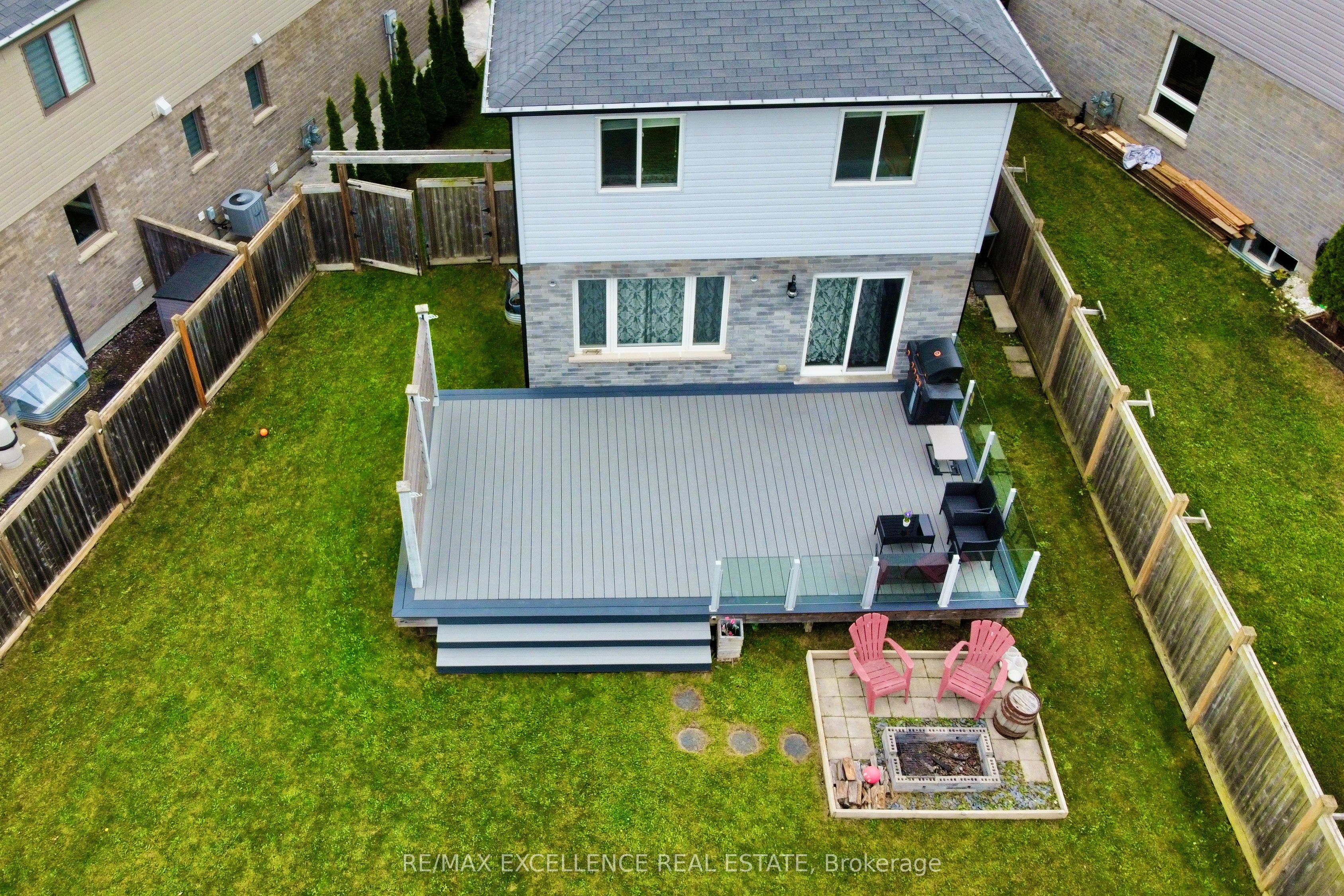 1954 Foxridge Crescent Property Photo 40