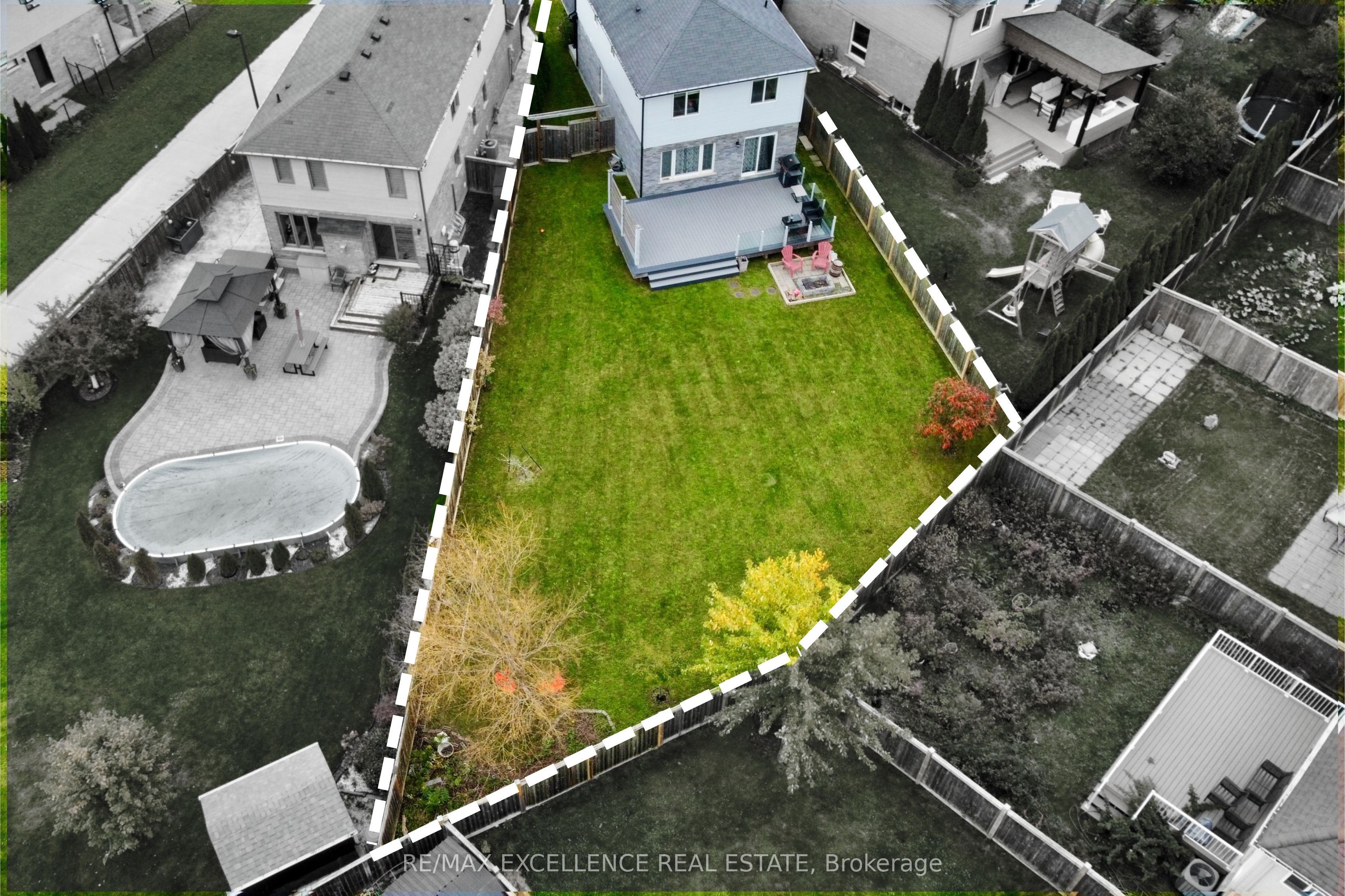 1954 Foxridge Crescent Property Photo 42