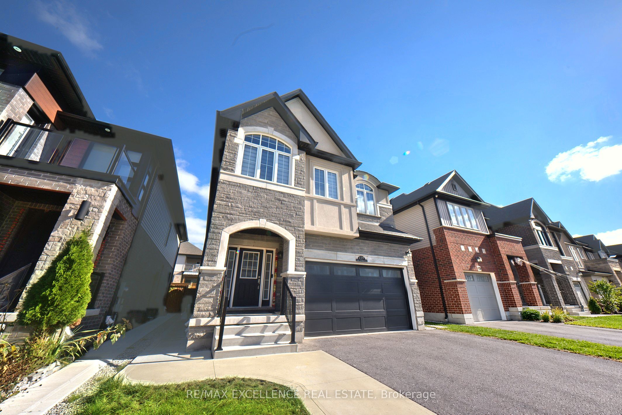 119 Ian Ormston Drive Property Photo 2