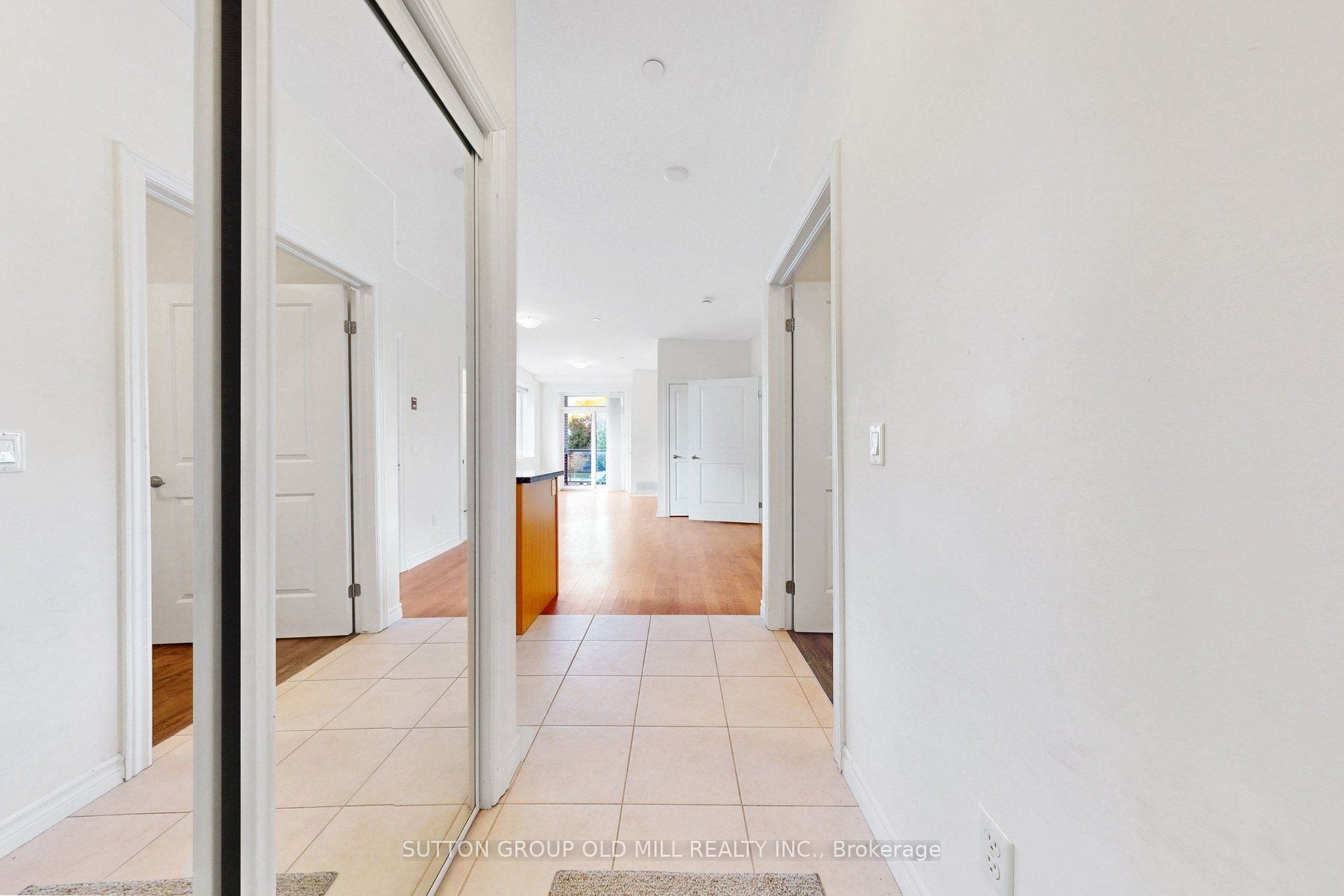 95 Wilson St Street W 102 Property Photo 8