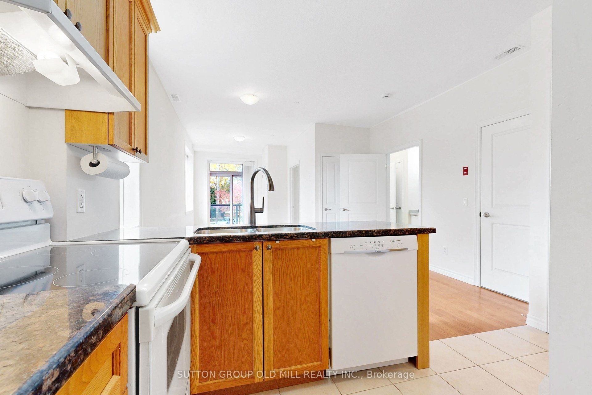 95 Wilson St Street W 102 Property Photo 14