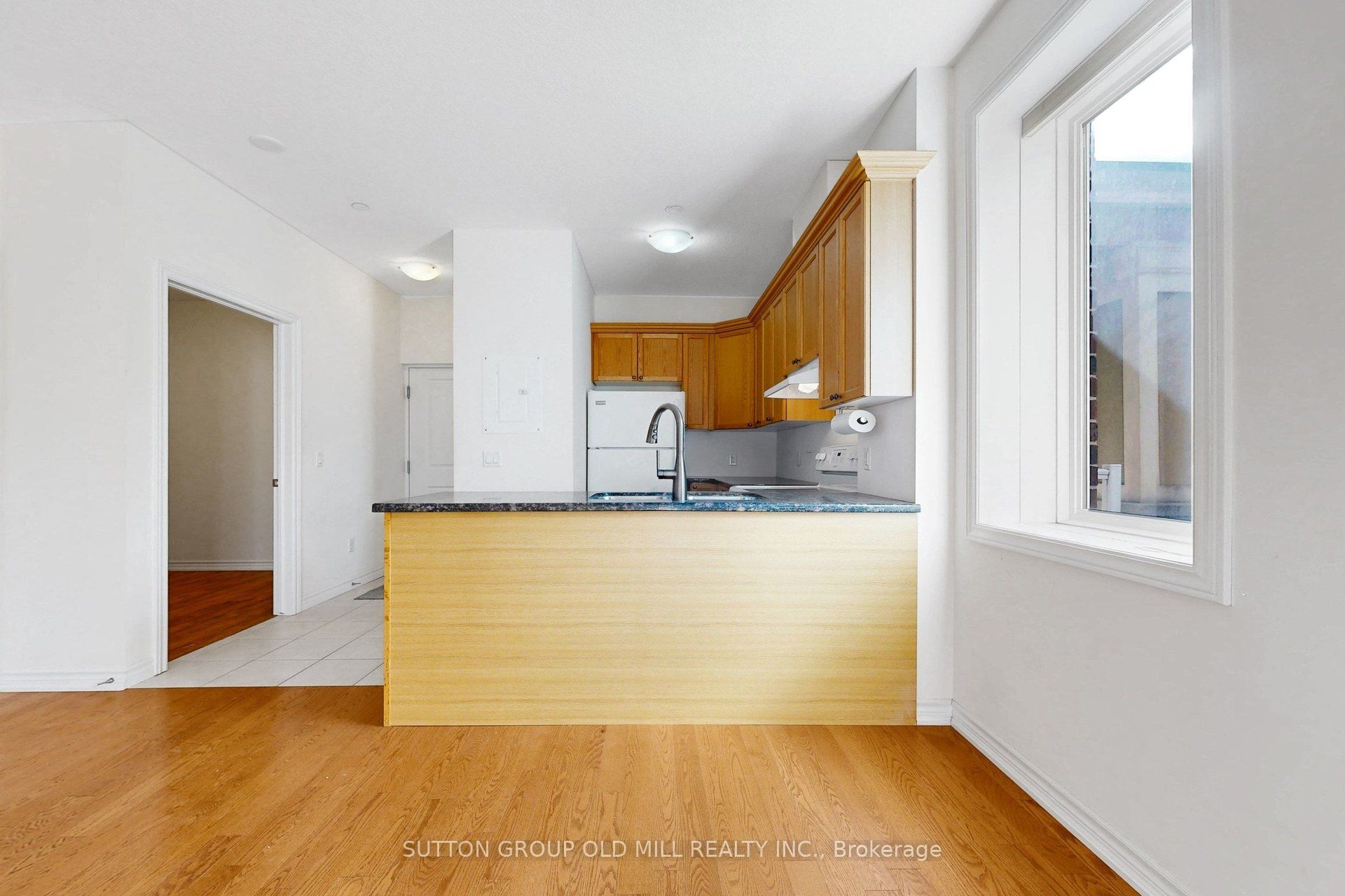 95 Wilson St Street W 102 Property Photo 17