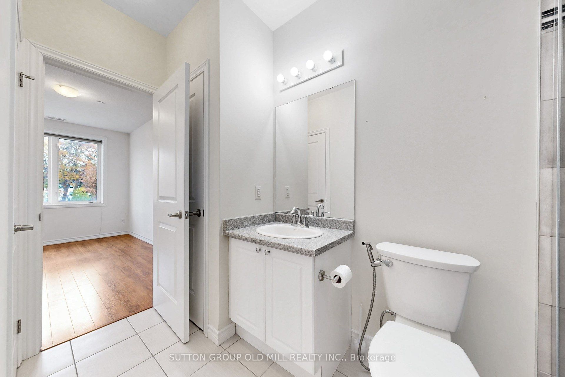 95 Wilson St Street W 102 Property Photo 27