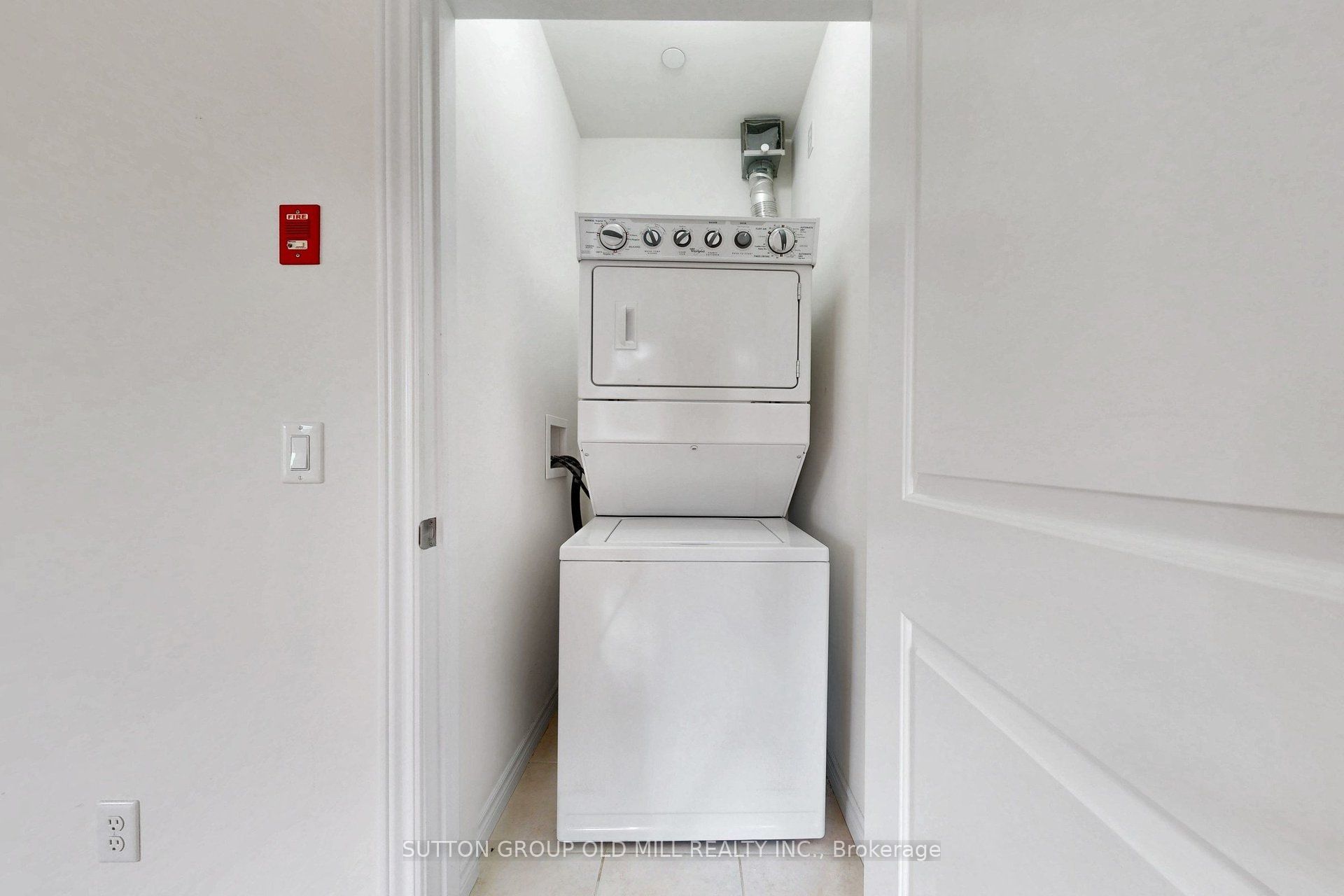 95 Wilson St Street W 102 Property Photo 32