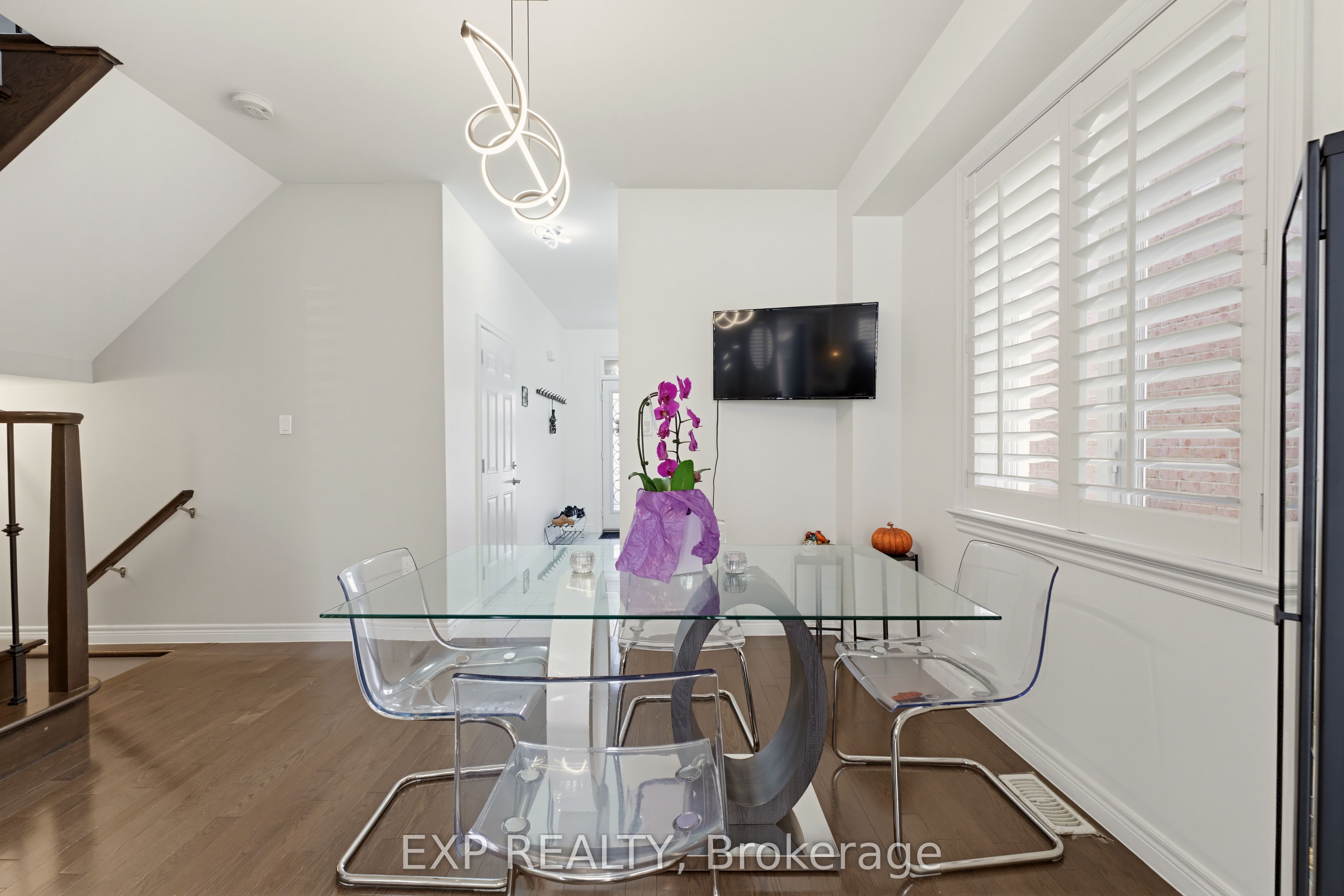 58 Summerberry Way Property Photo 11