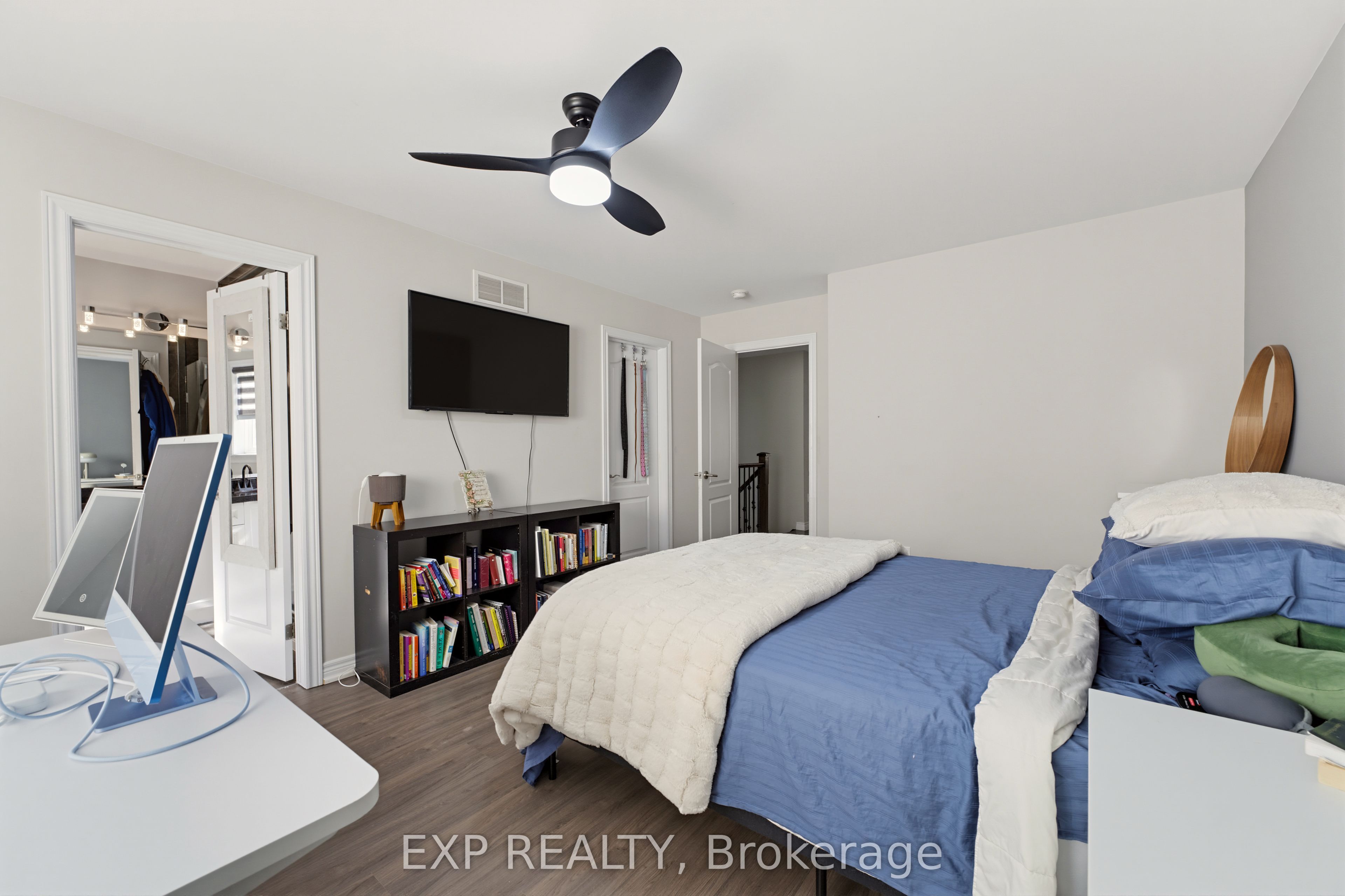 58 Summerberry Way Property Photo 24