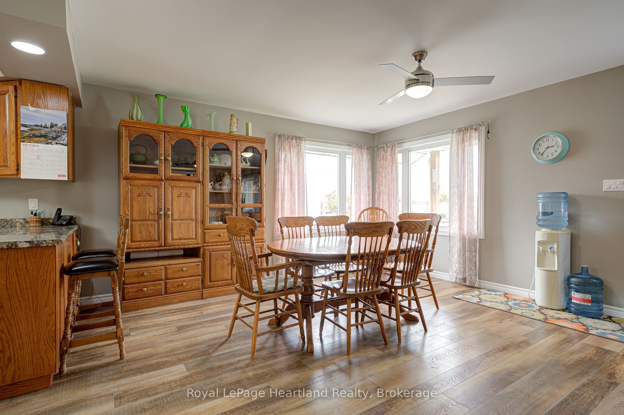 160 Huron Road Property Photo 6