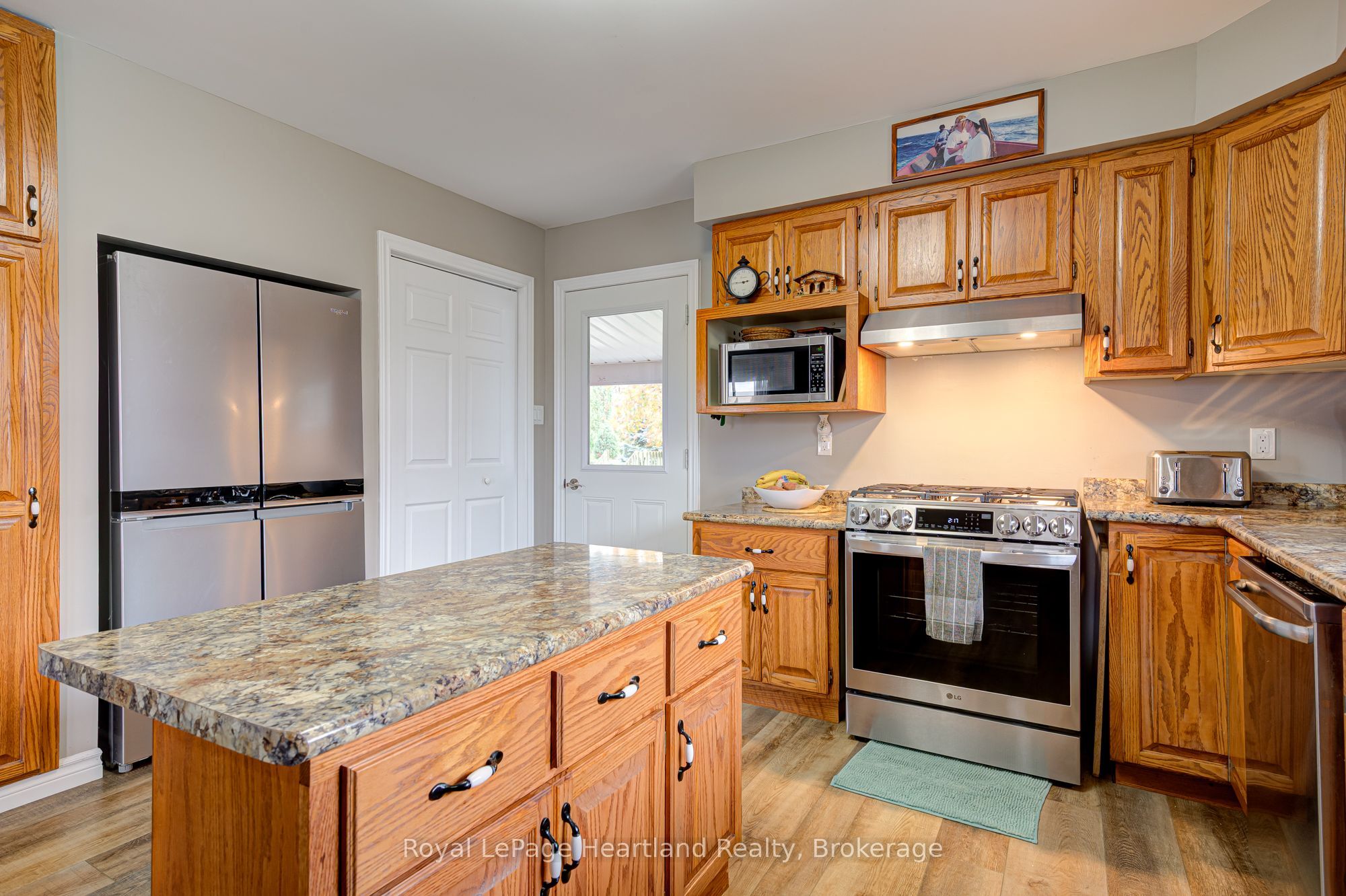 160 Huron Road Property Photo 9