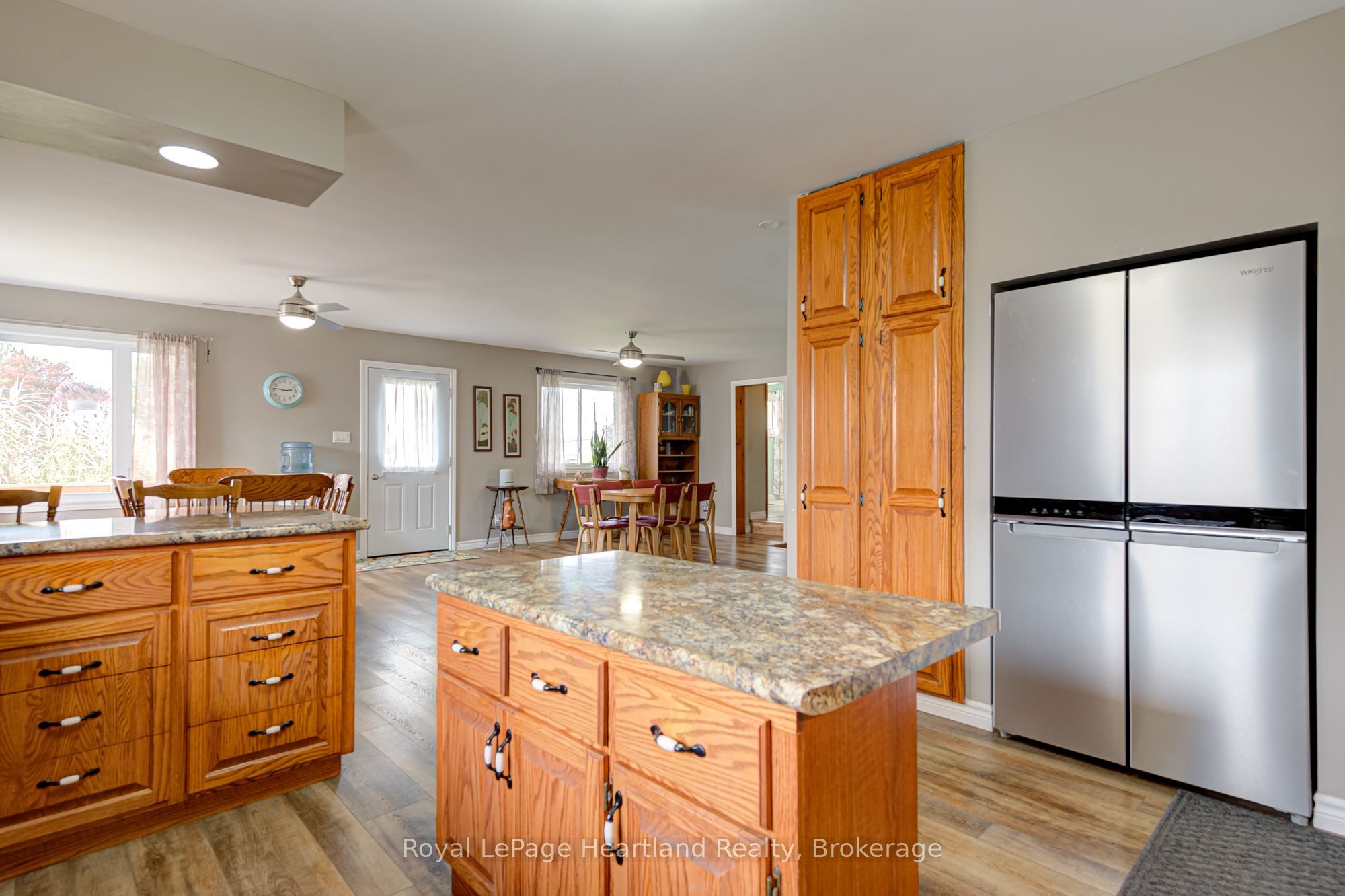 160 Huron Road Property Photo 11