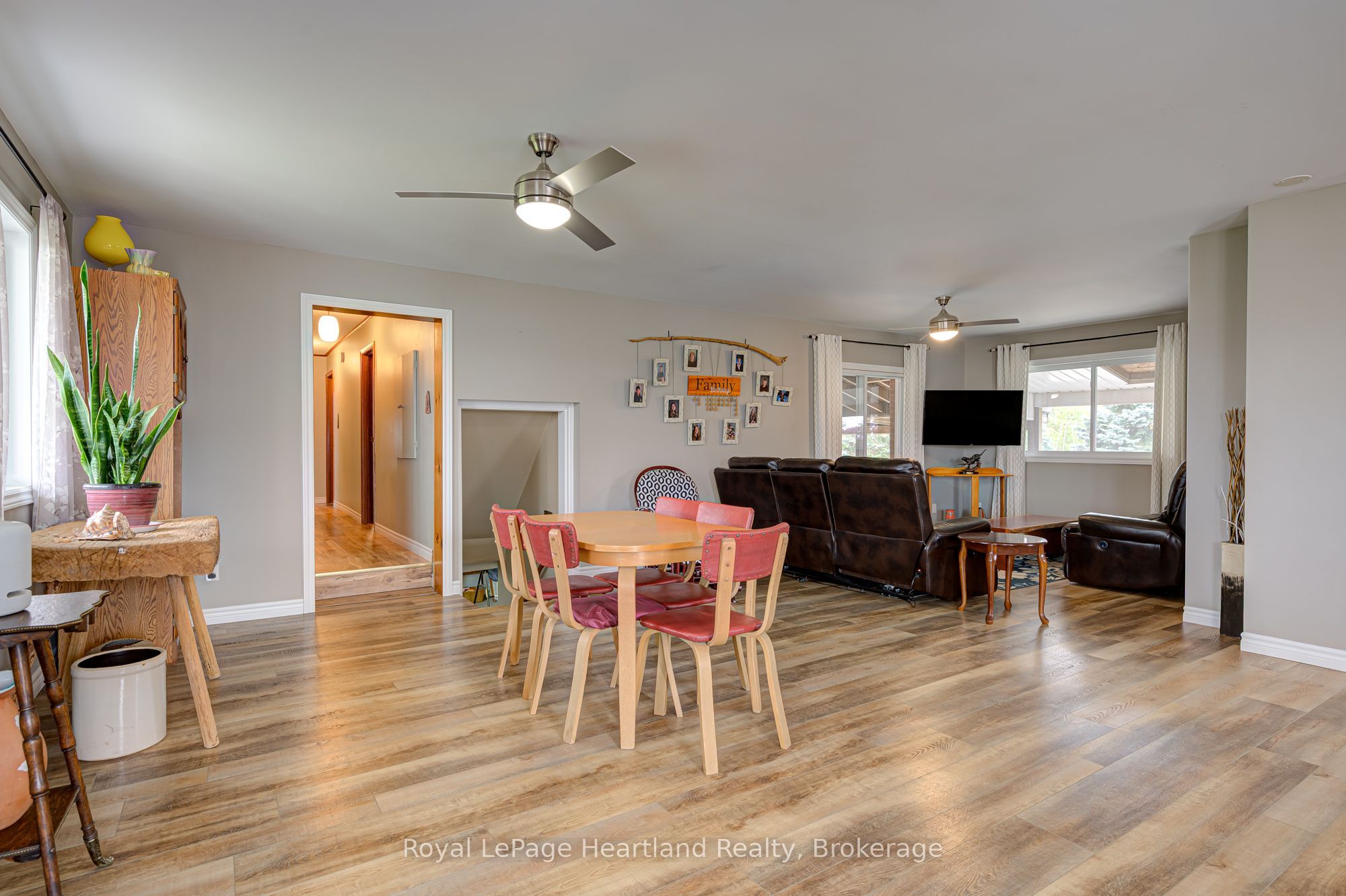 160 Huron Road Property Photo 12