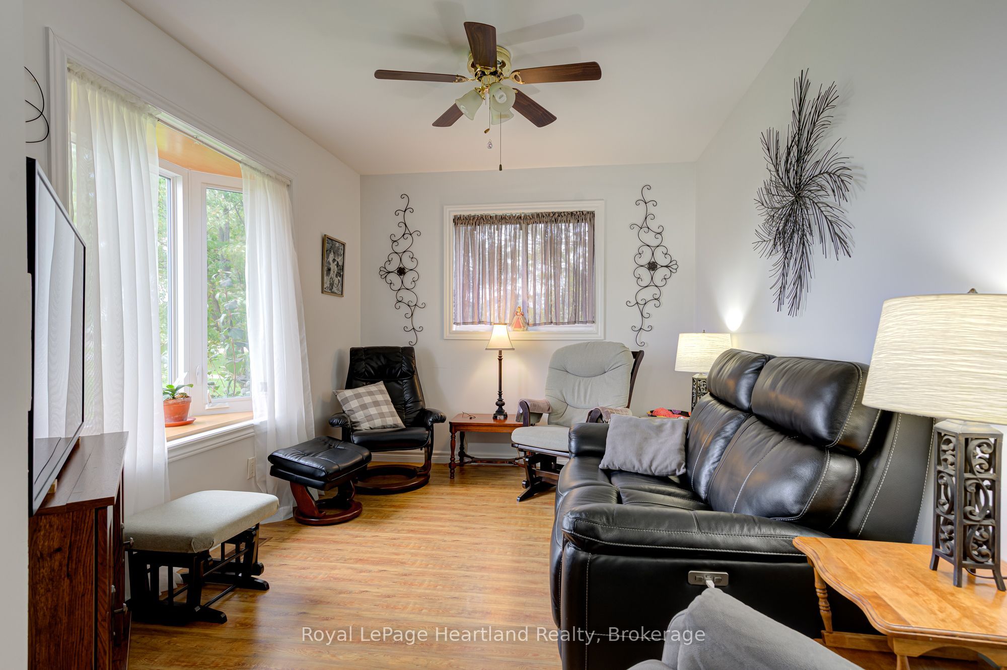 160 Huron Road Property Photo 30