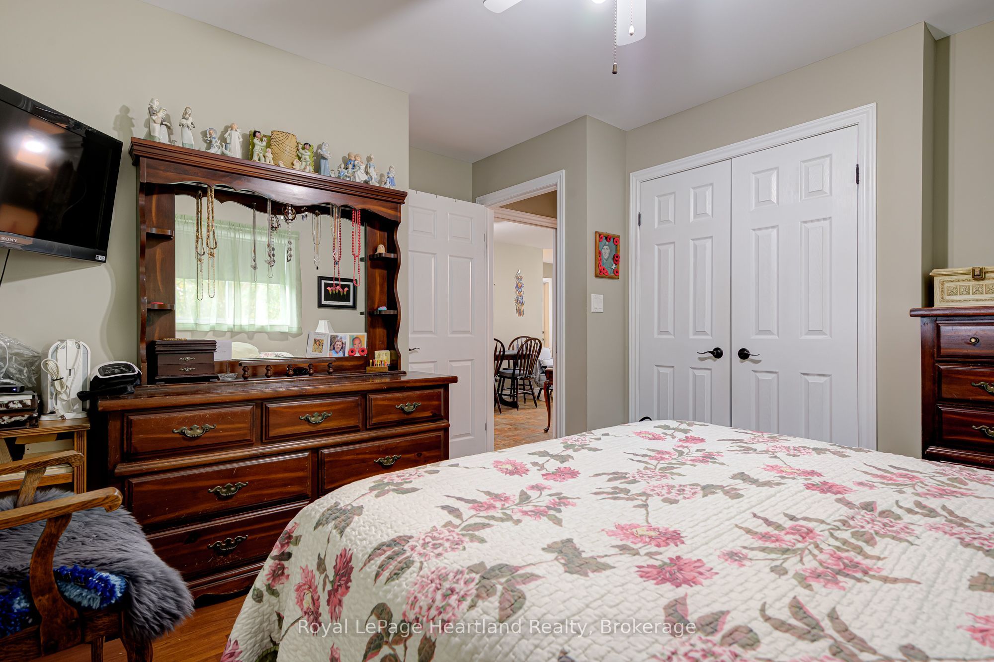 160 Huron Road Property Photo 37