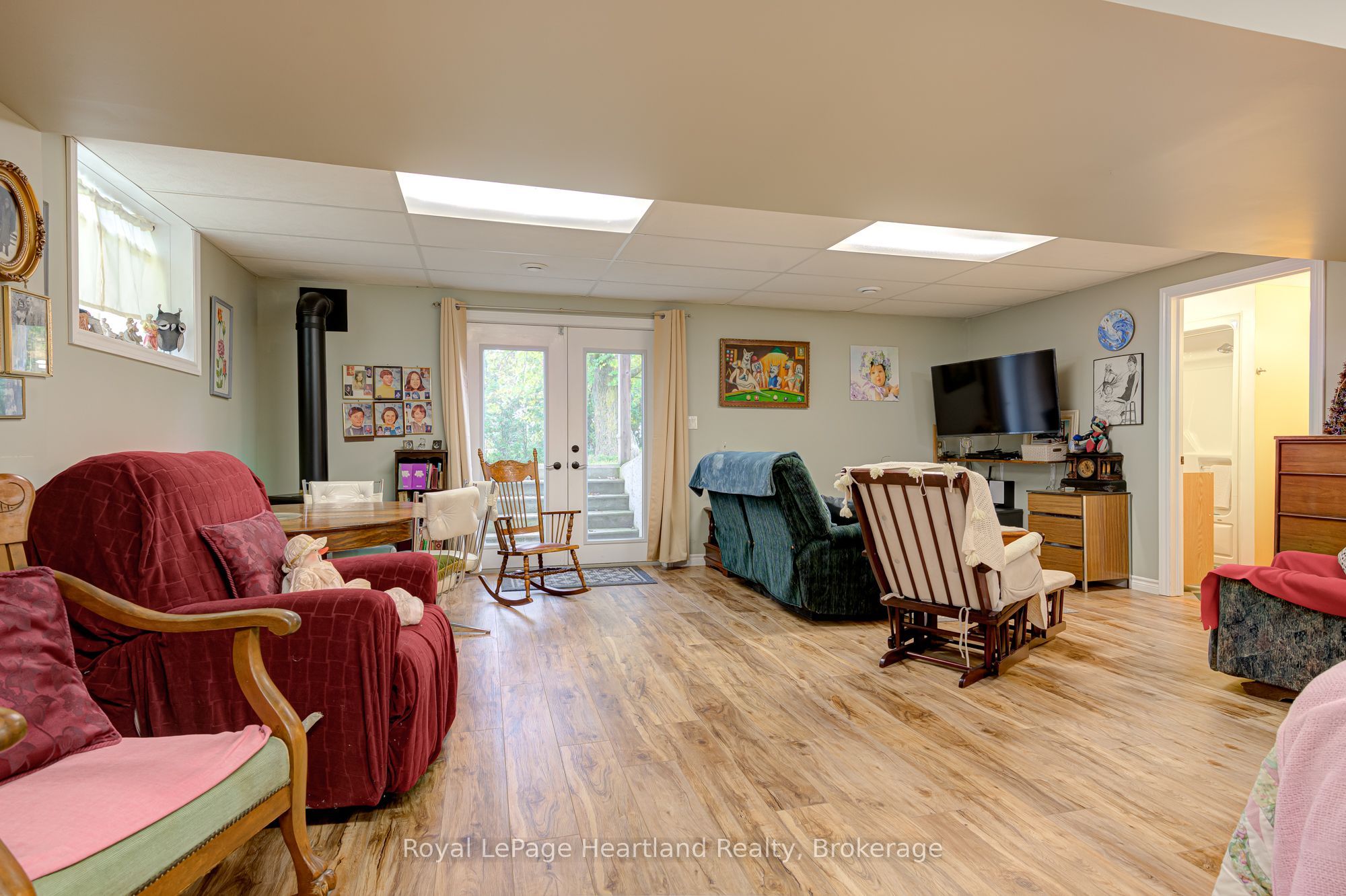 160 Huron Road Property Photo 41