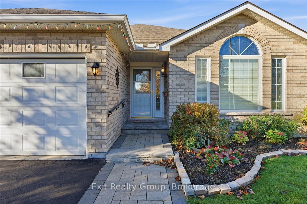 6 Hemlock Crescent Property Photo 4