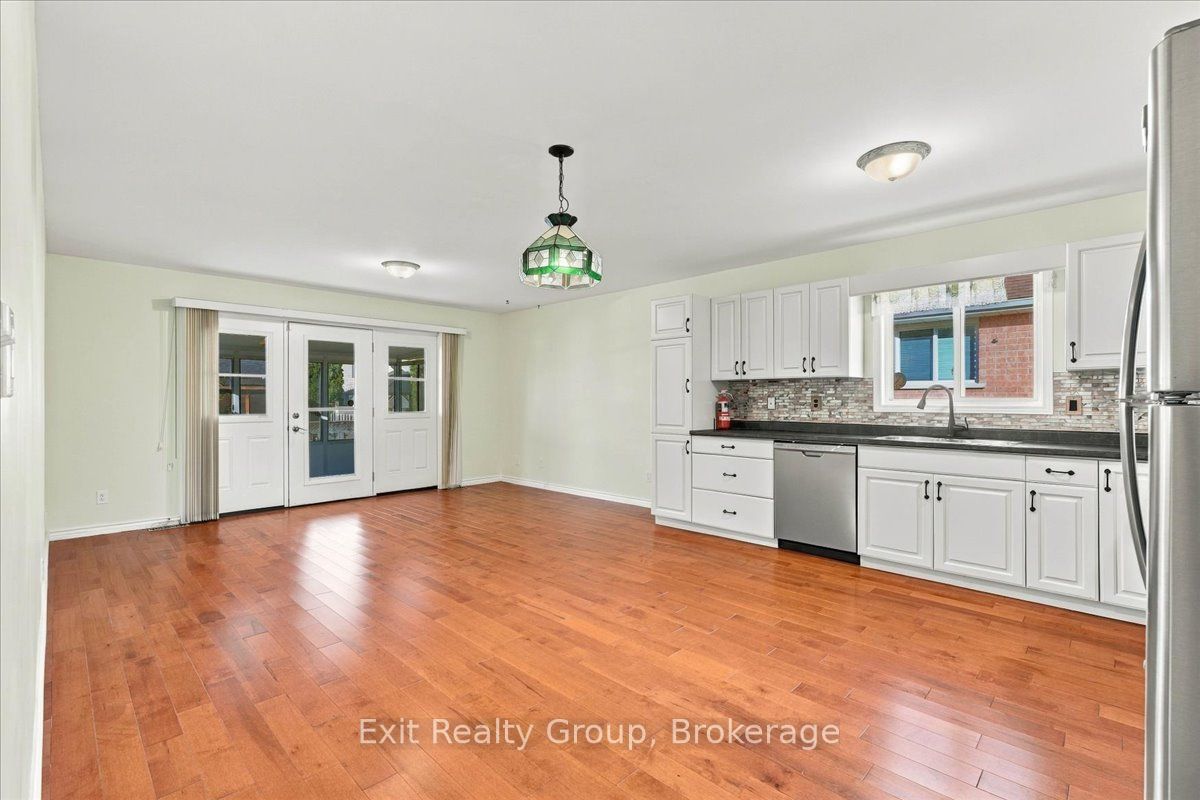6 Hemlock Crescent Property Photo 10