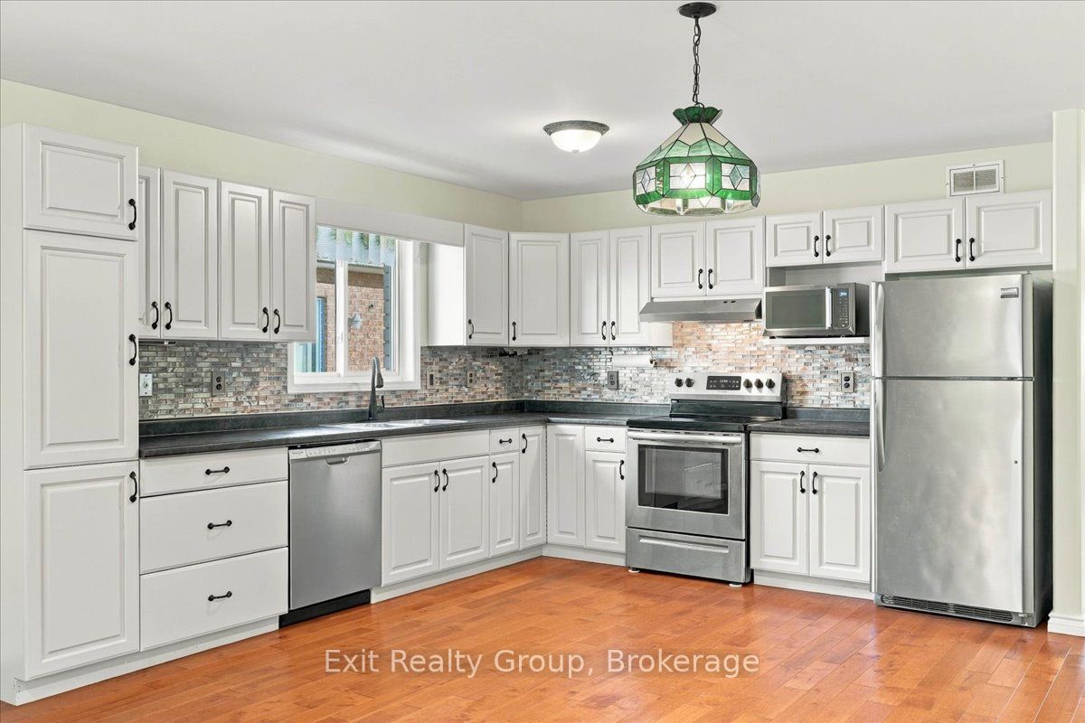 6 Hemlock Crescent Property Photo 13