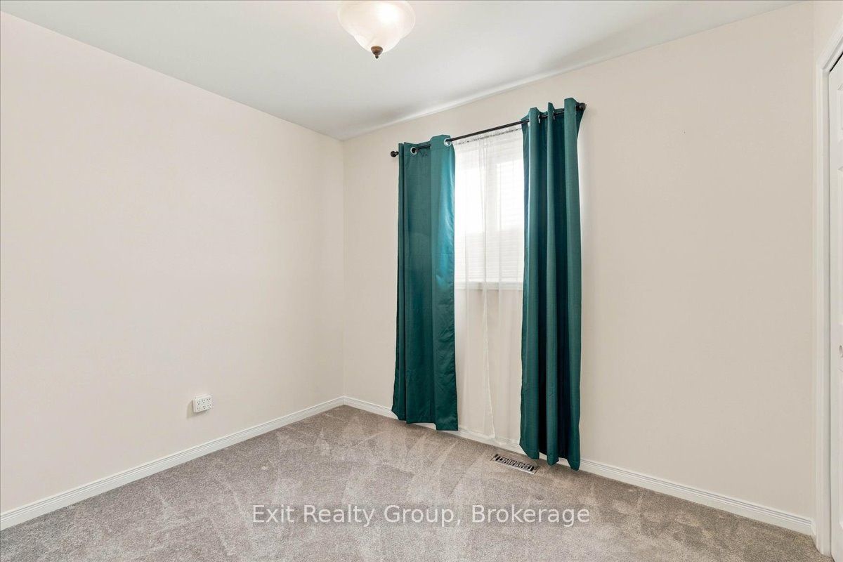 6 Hemlock Crescent Property Photo 18