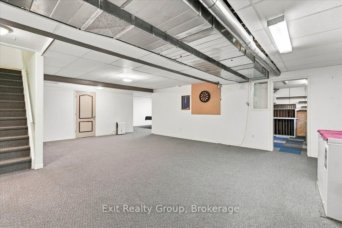 6 Hemlock Crescent Property Photo 28