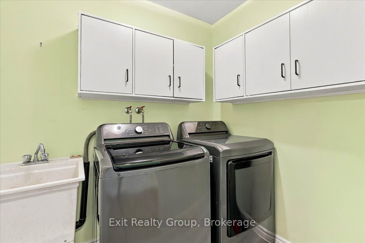 6 Hemlock Crescent Property Photo 32